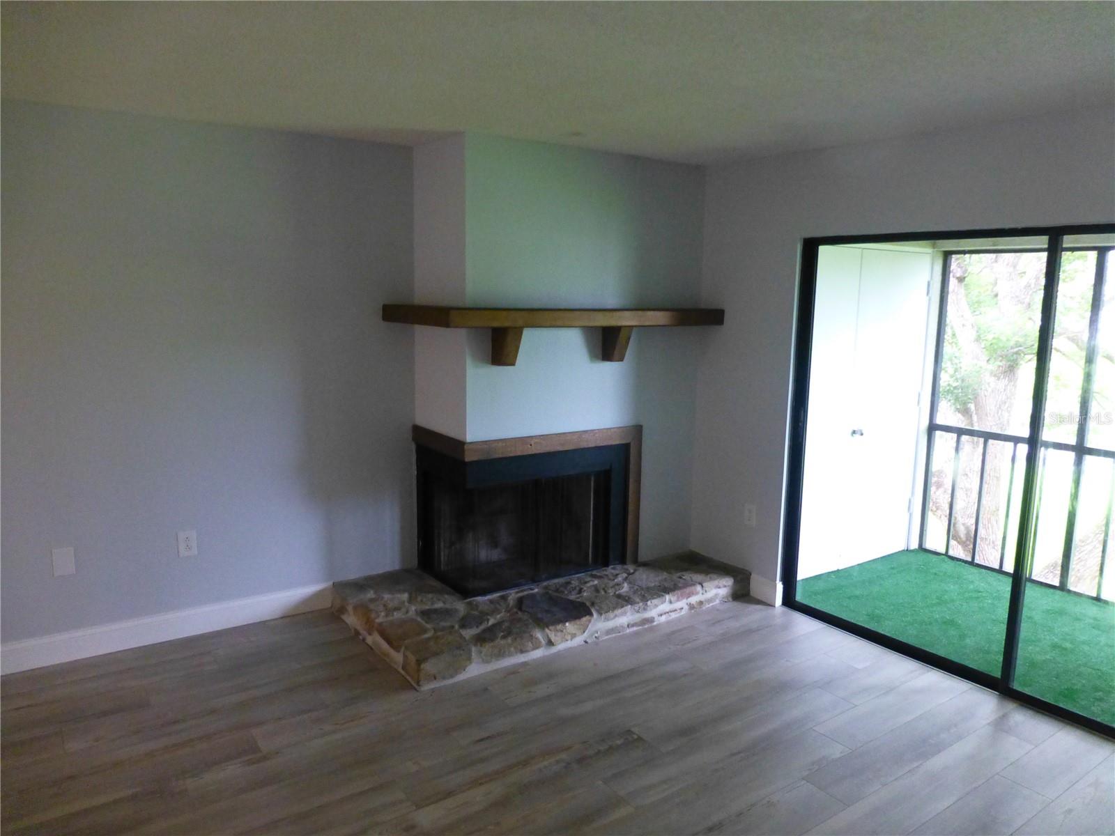 Image 4 of 18 For 110 Lakeside Drive 10