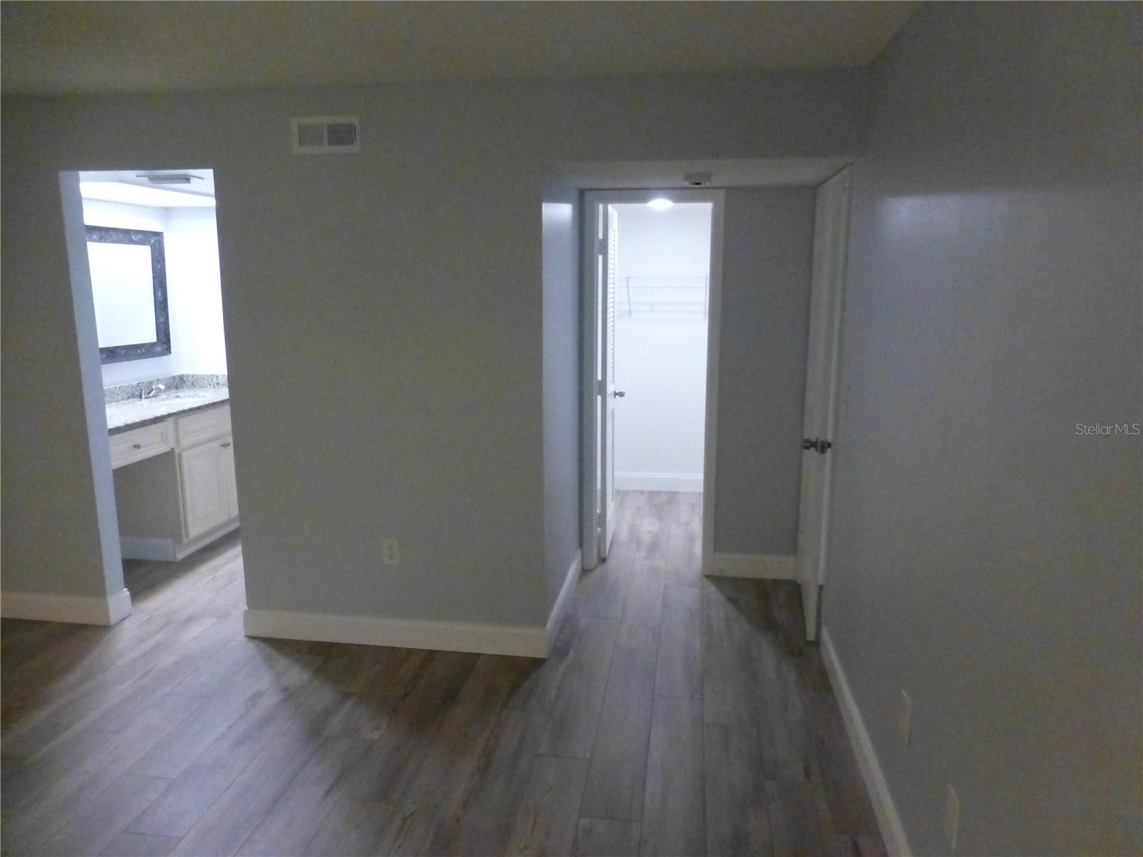 Image 5 of 18 For 110 Lakeside Drive 10