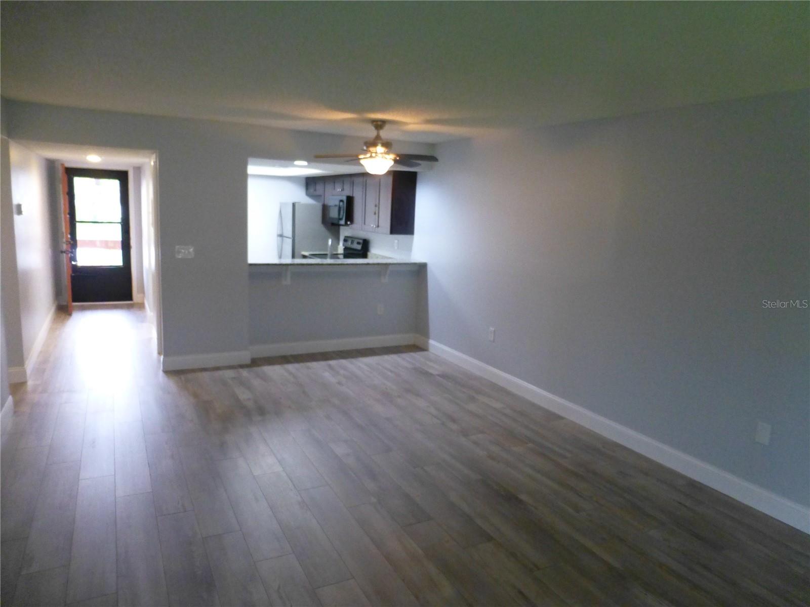 Image 9 of 18 For 110 Lakeside Drive 10