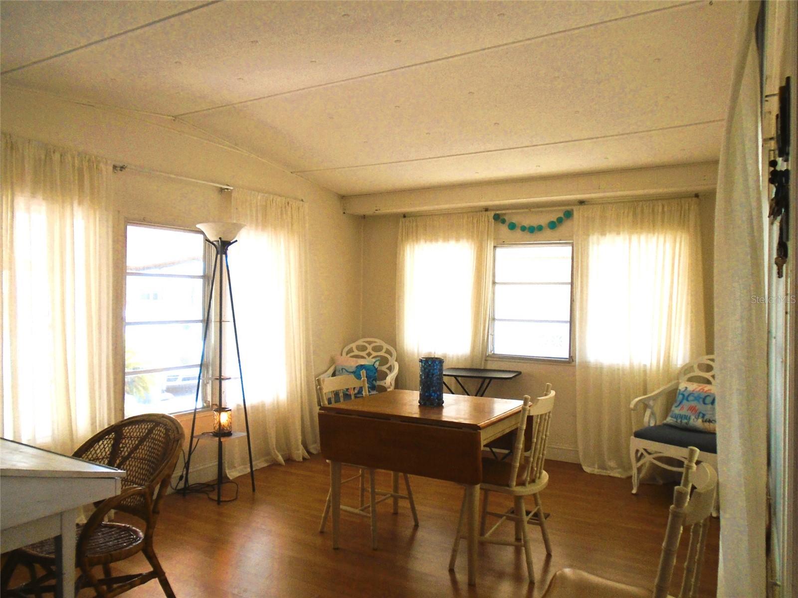 Listing photo id 5 for 34029 Azalea Drive N