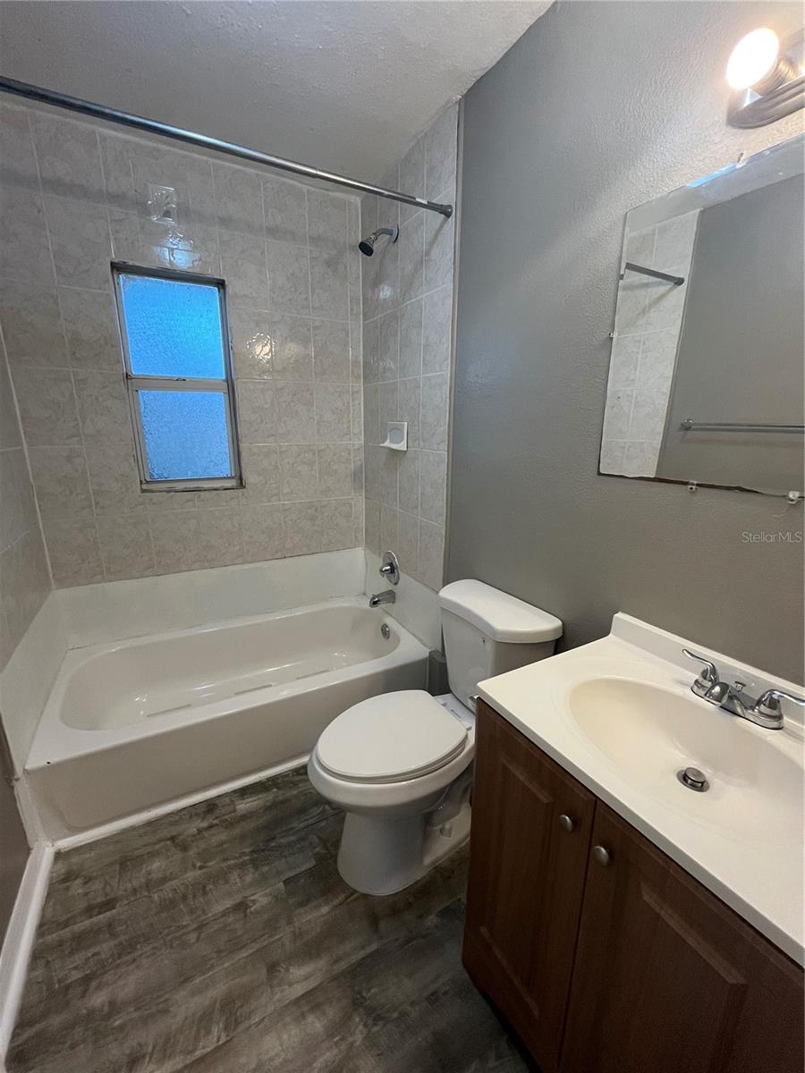 Image 5 of 7 For 226 Avenue Q Nw