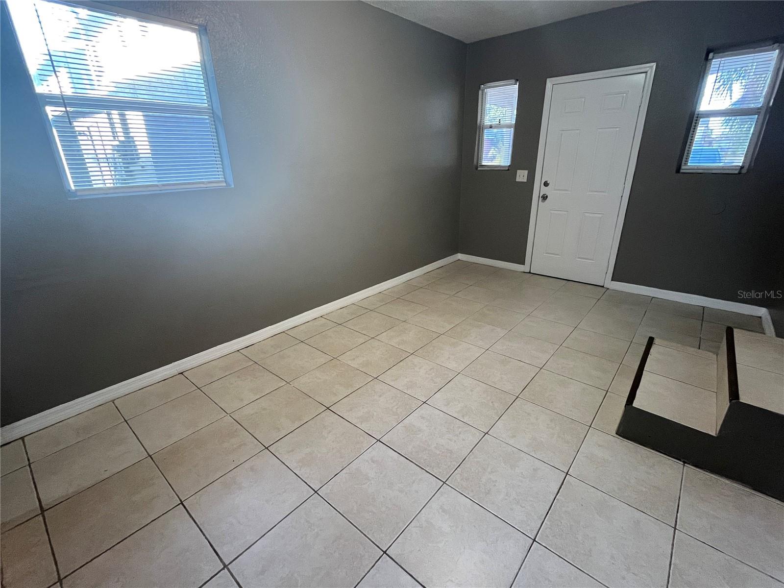 Image 7 of 7 For 226 Avenue Q Nw