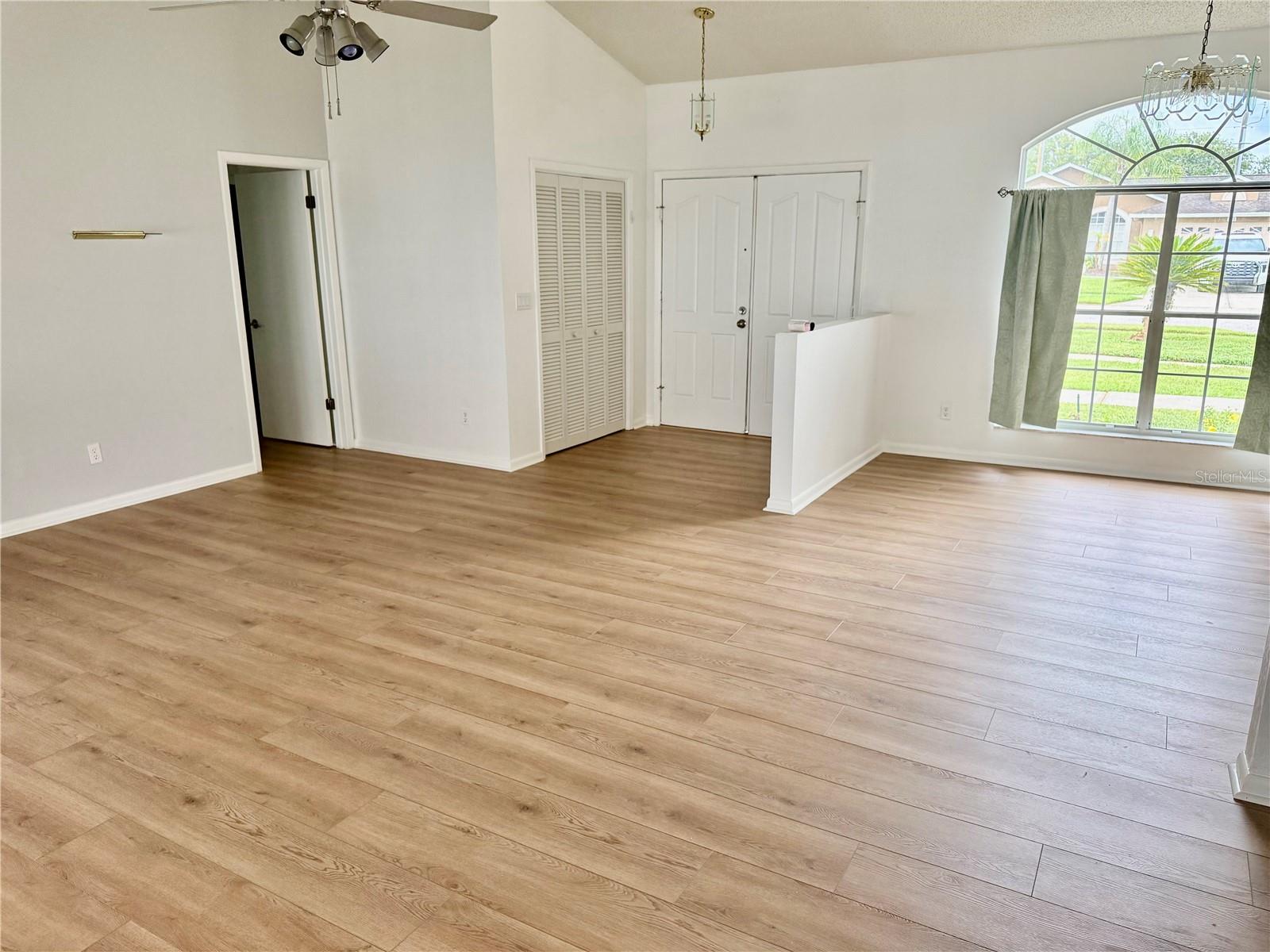 Image 4 of 17 For 4523 County Breeze Drive