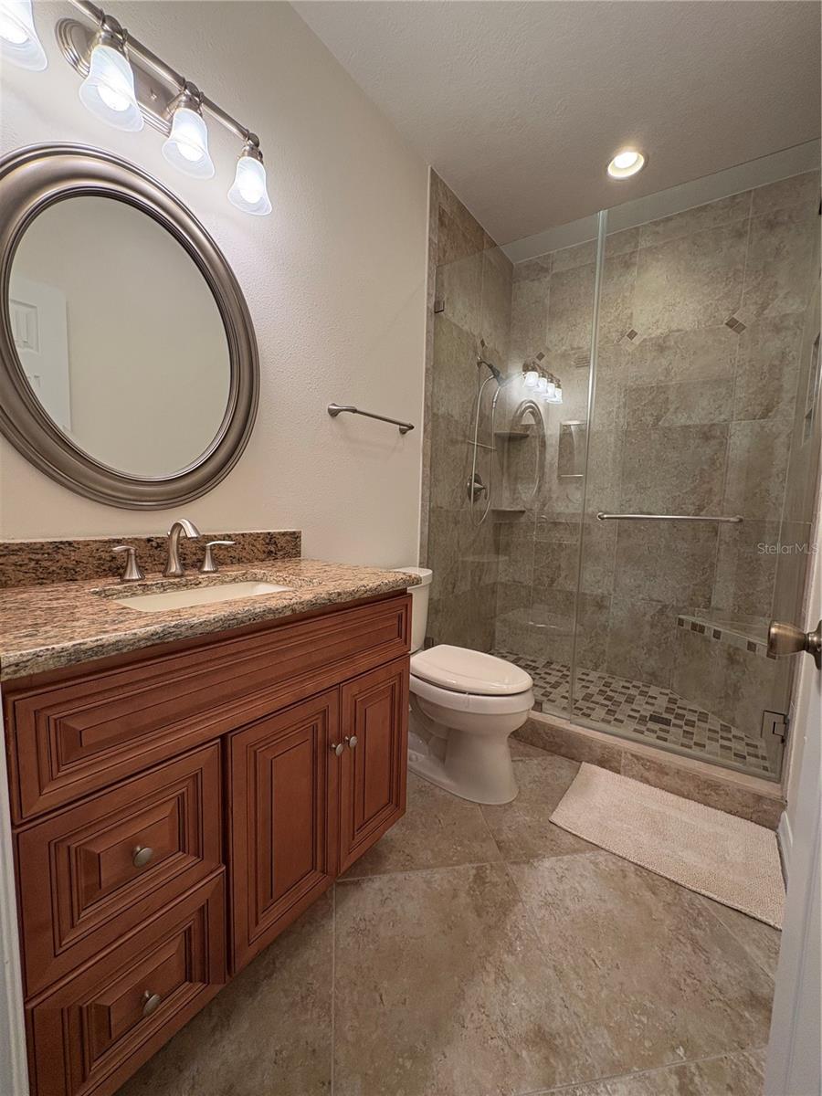 Image 25 of 27 For 737 Pinellas Bayway S 111