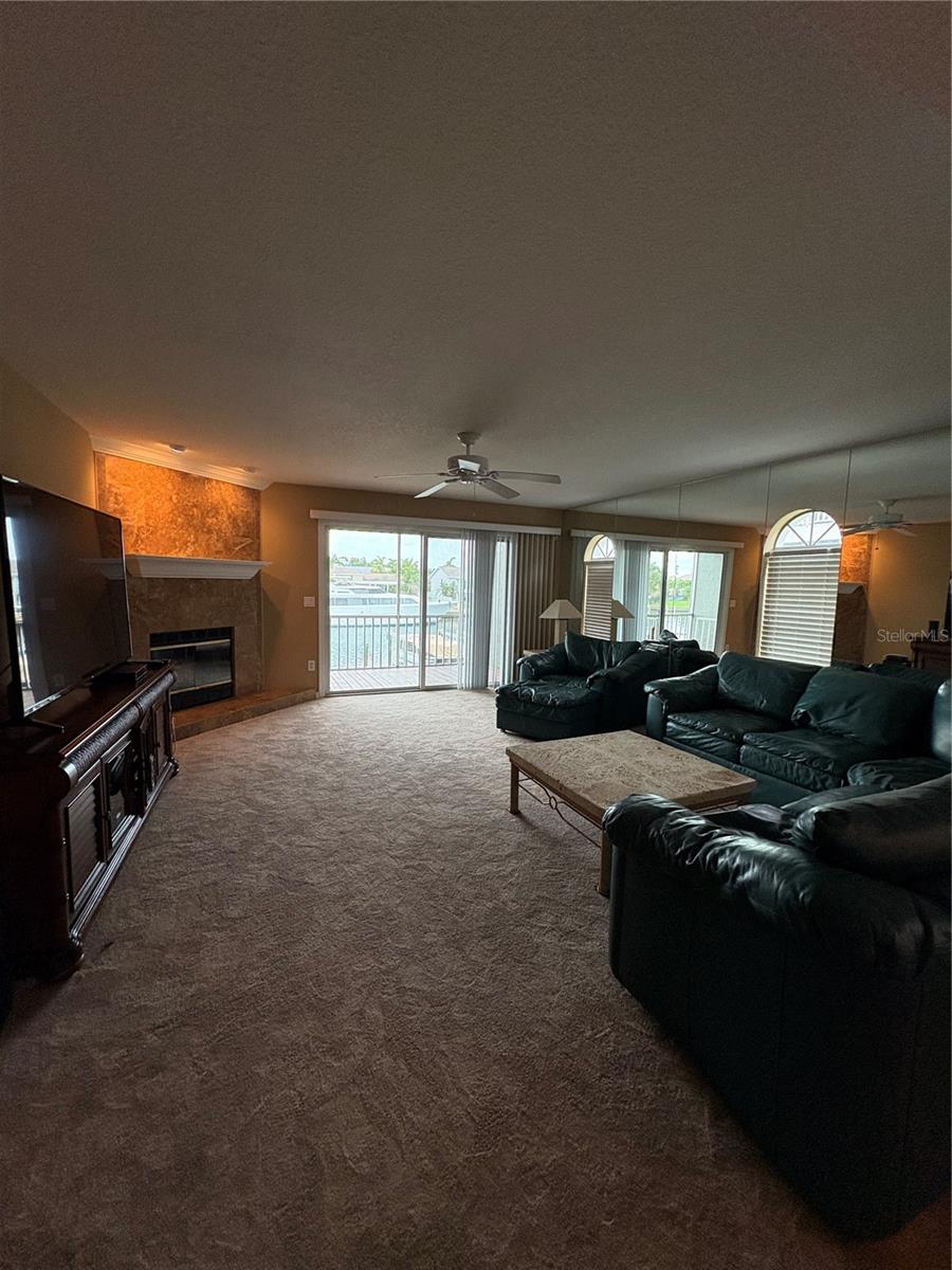 Image 5 of 7 For 737 Pinellas Bayway S 111