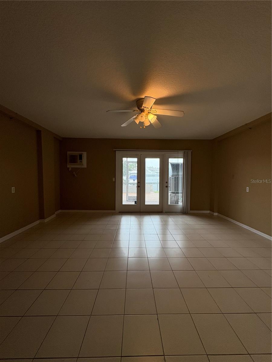 Image 7 of 7 For 737 Pinellas Bayway S 111