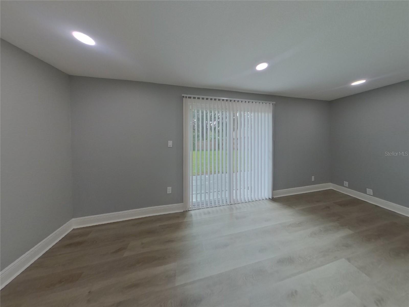 Image 4 of 15 For 230 Tralee Street