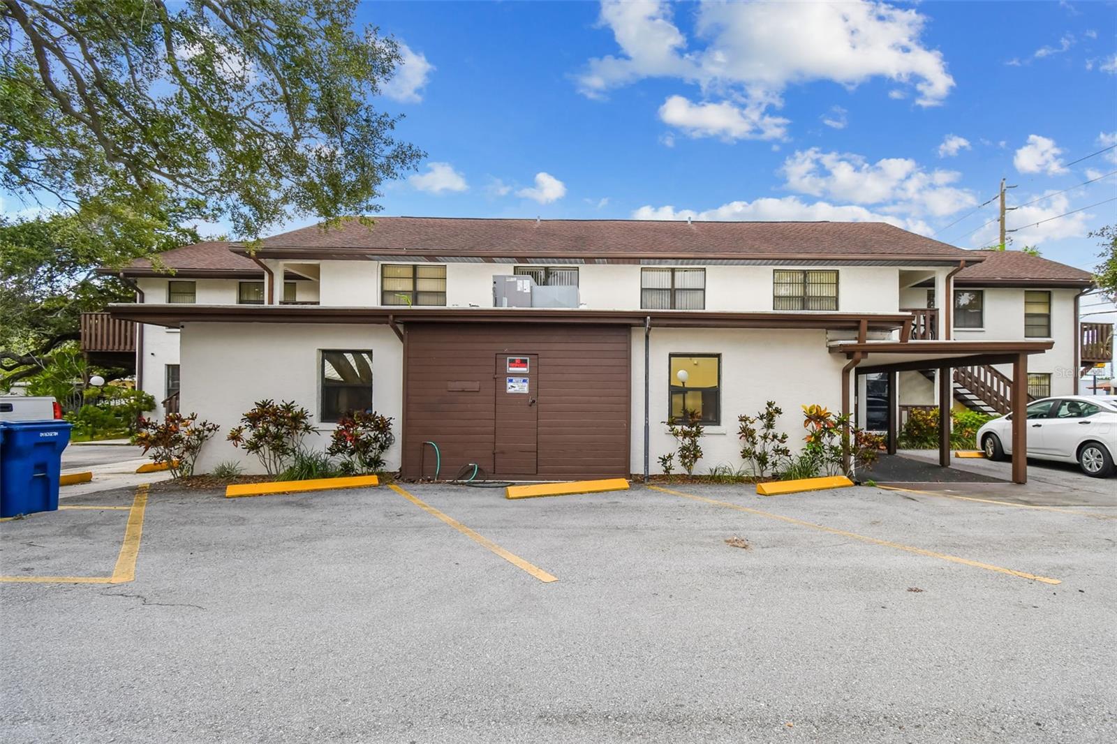 Image 14 of 50 For 8423 Seminole Blvd  204