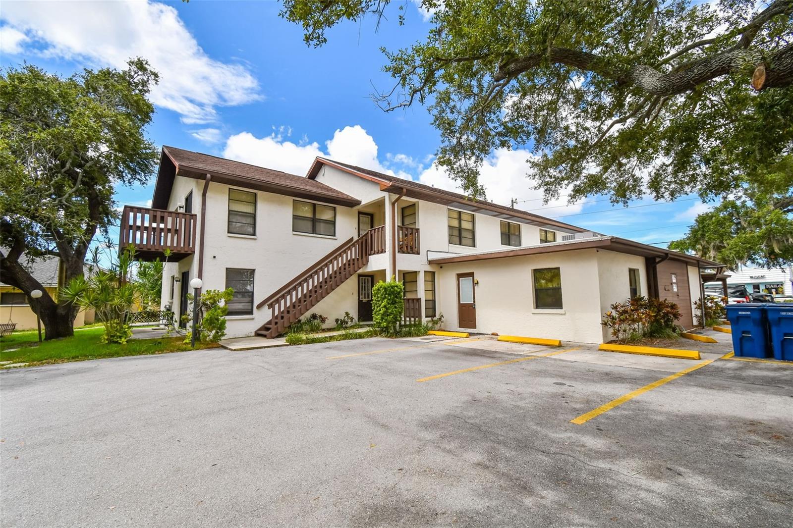 Image 17 of 50 For 8423 Seminole Blvd  204