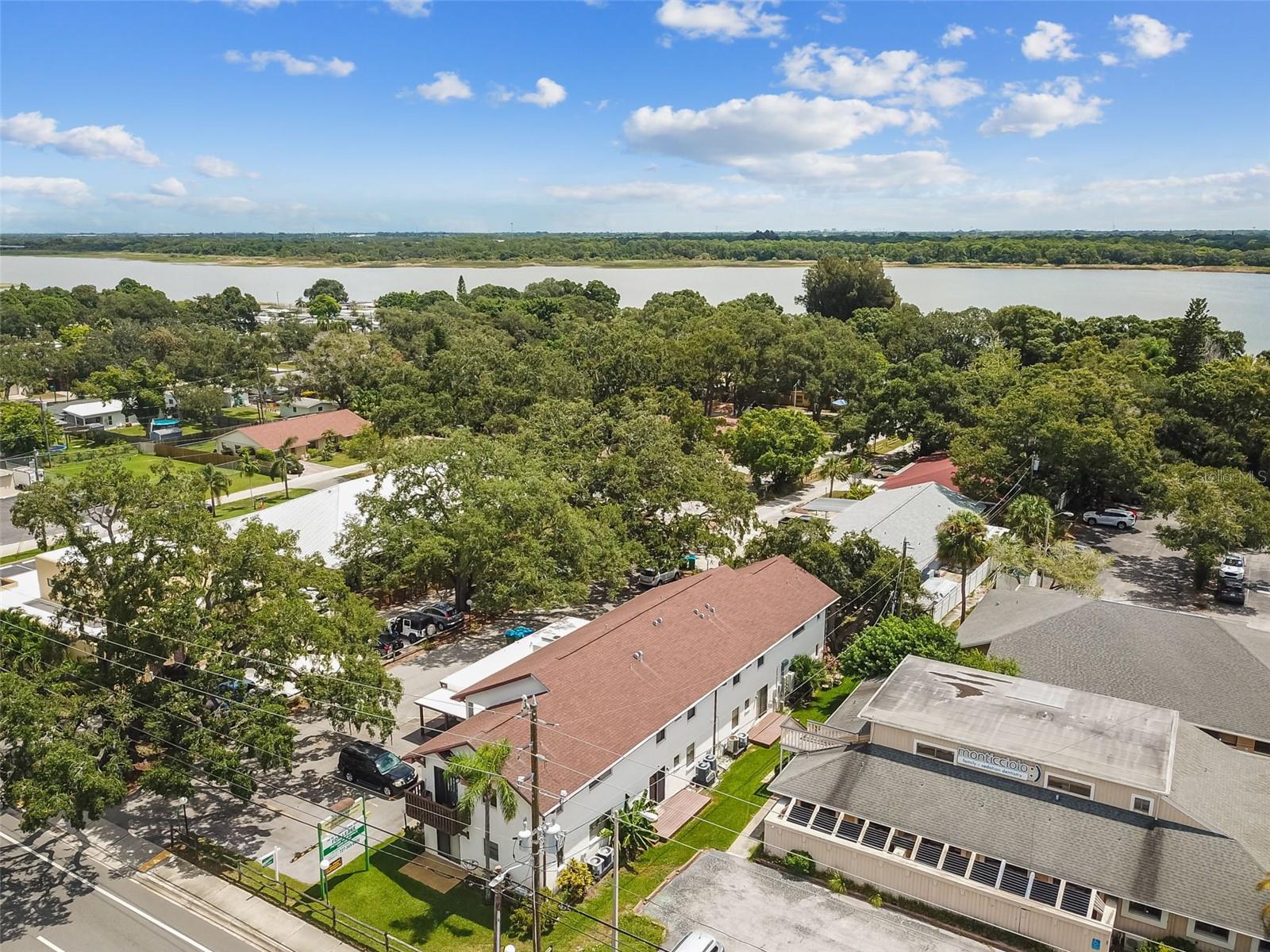 Image 5 of 50 For 8423 Seminole Blvd  204