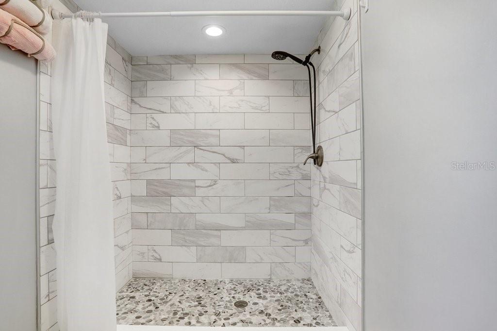Image 38 of 46 For 2486 Indian Trail E