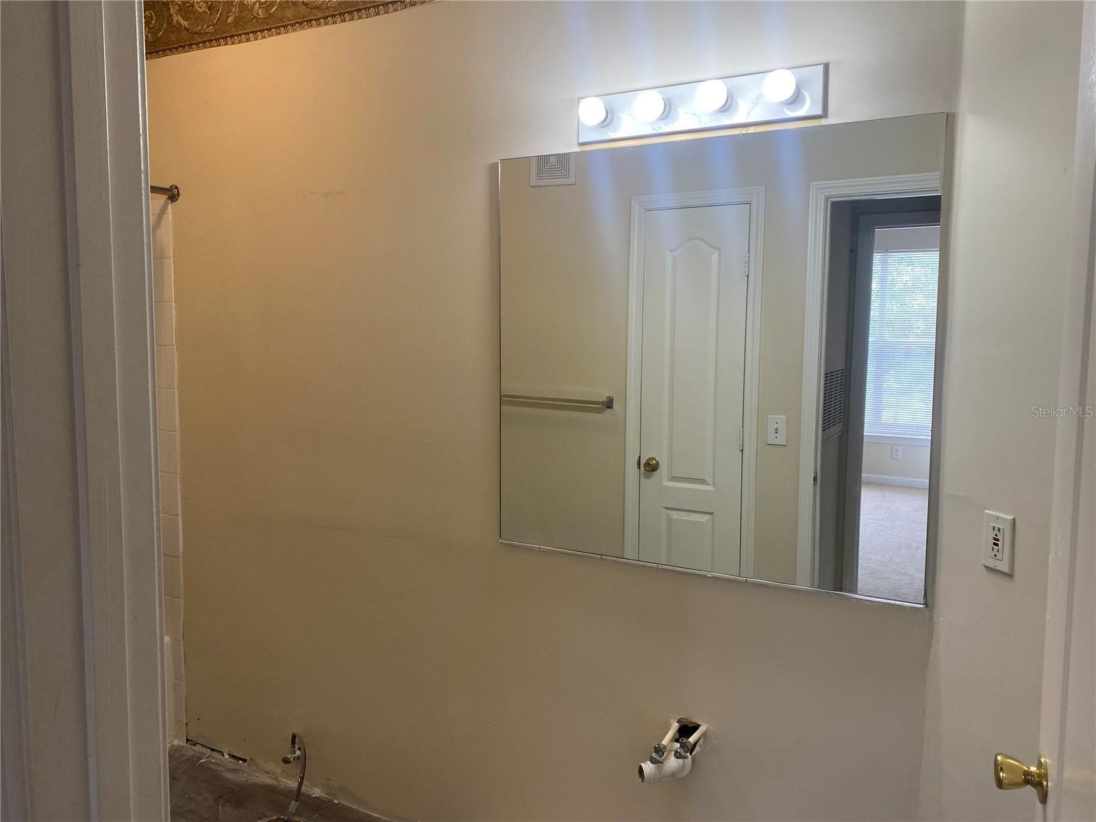 Image 10 of 19 For 18015 Villa Creek Drive 18015