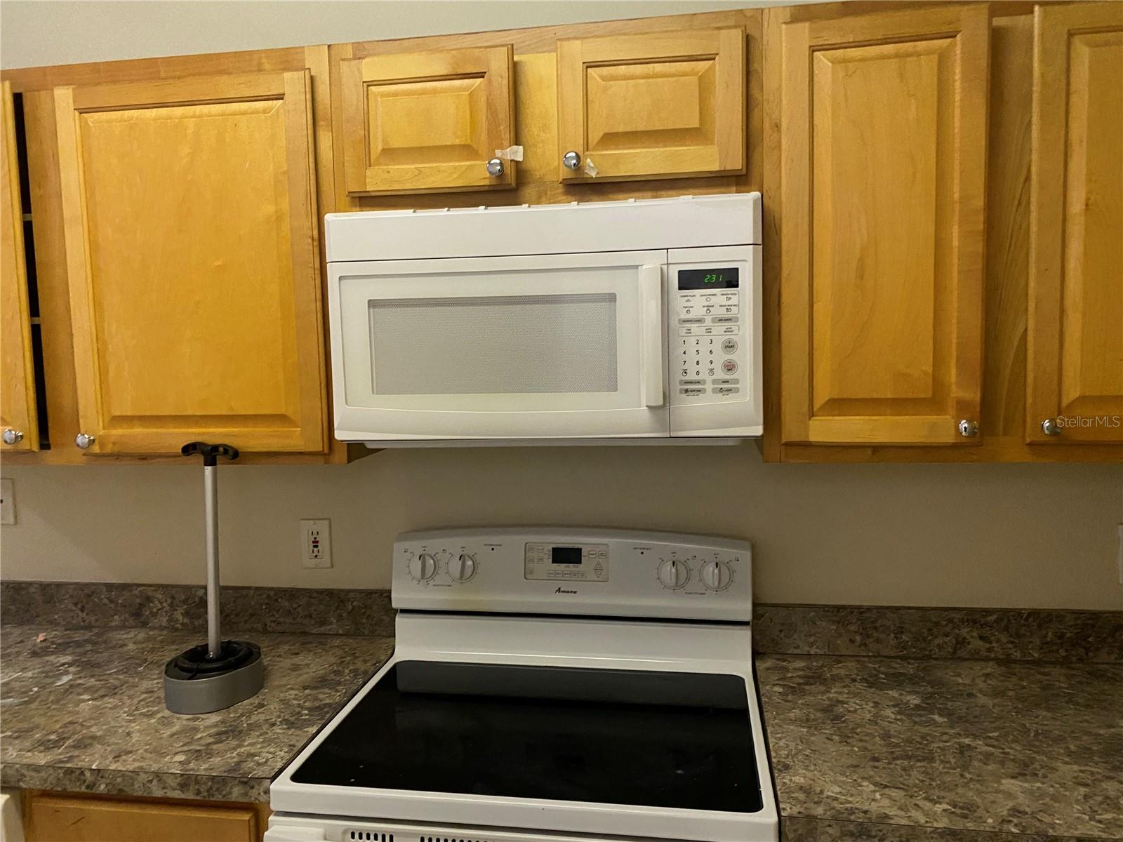 Image 3 of 19 For 18015 Villa Creek Drive 18015