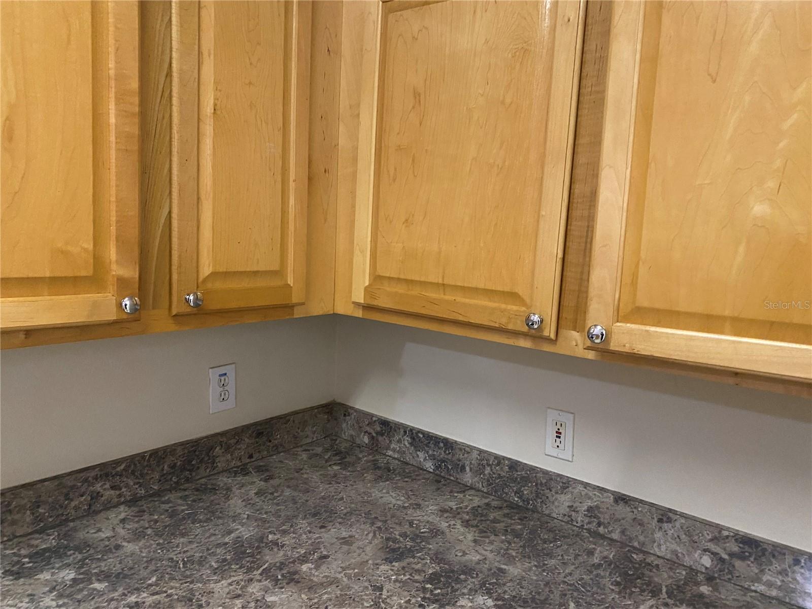 Image 4 of 19 For 18015 Villa Creek Drive 18015