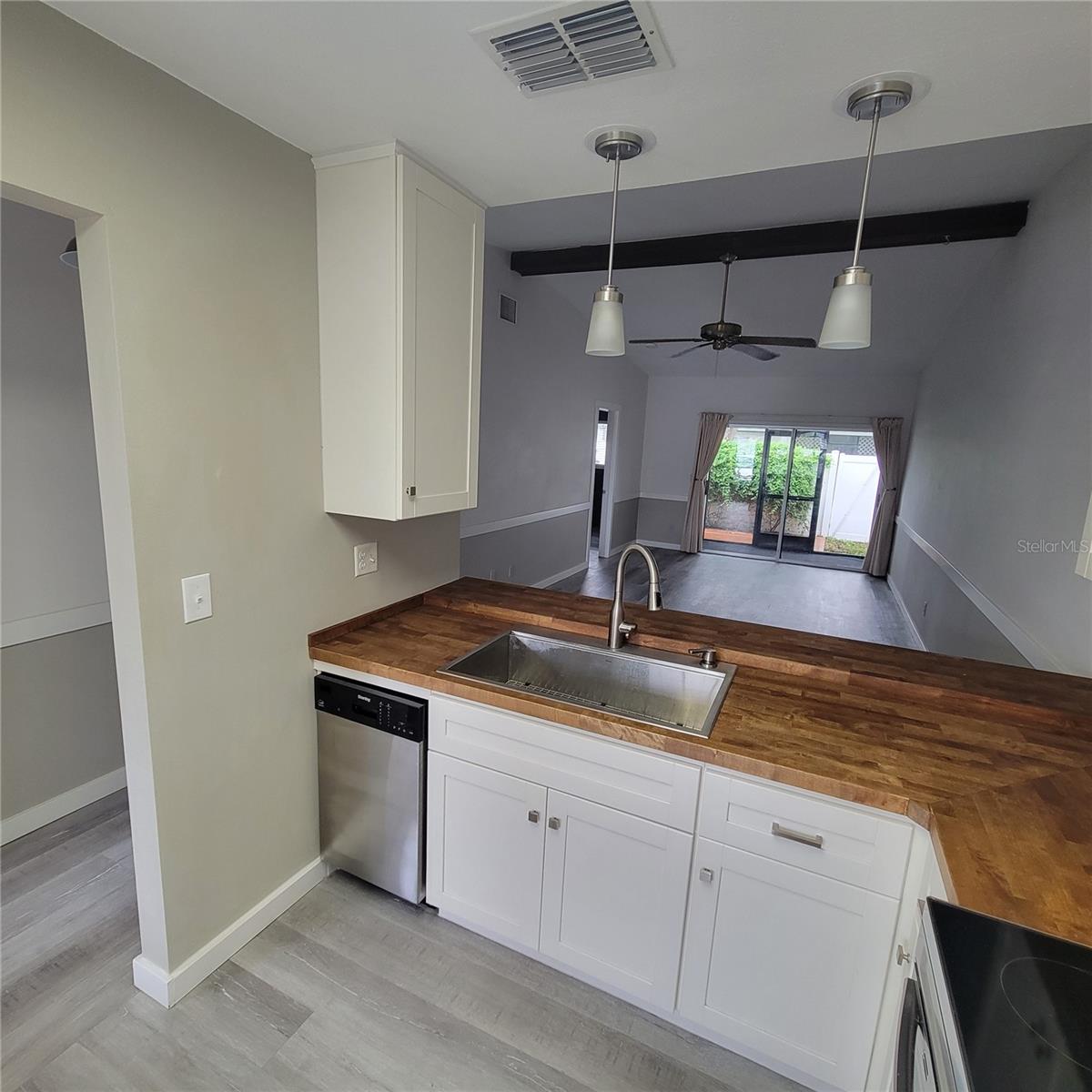 Image 12 of 57 For 7229 Parkside Villas Drive