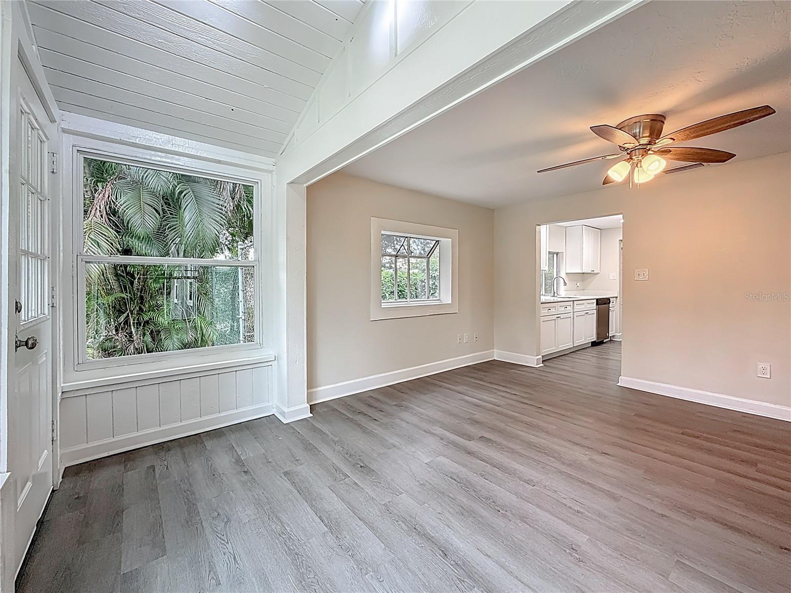Image 11 of 63 For 7902 49th Avenue N