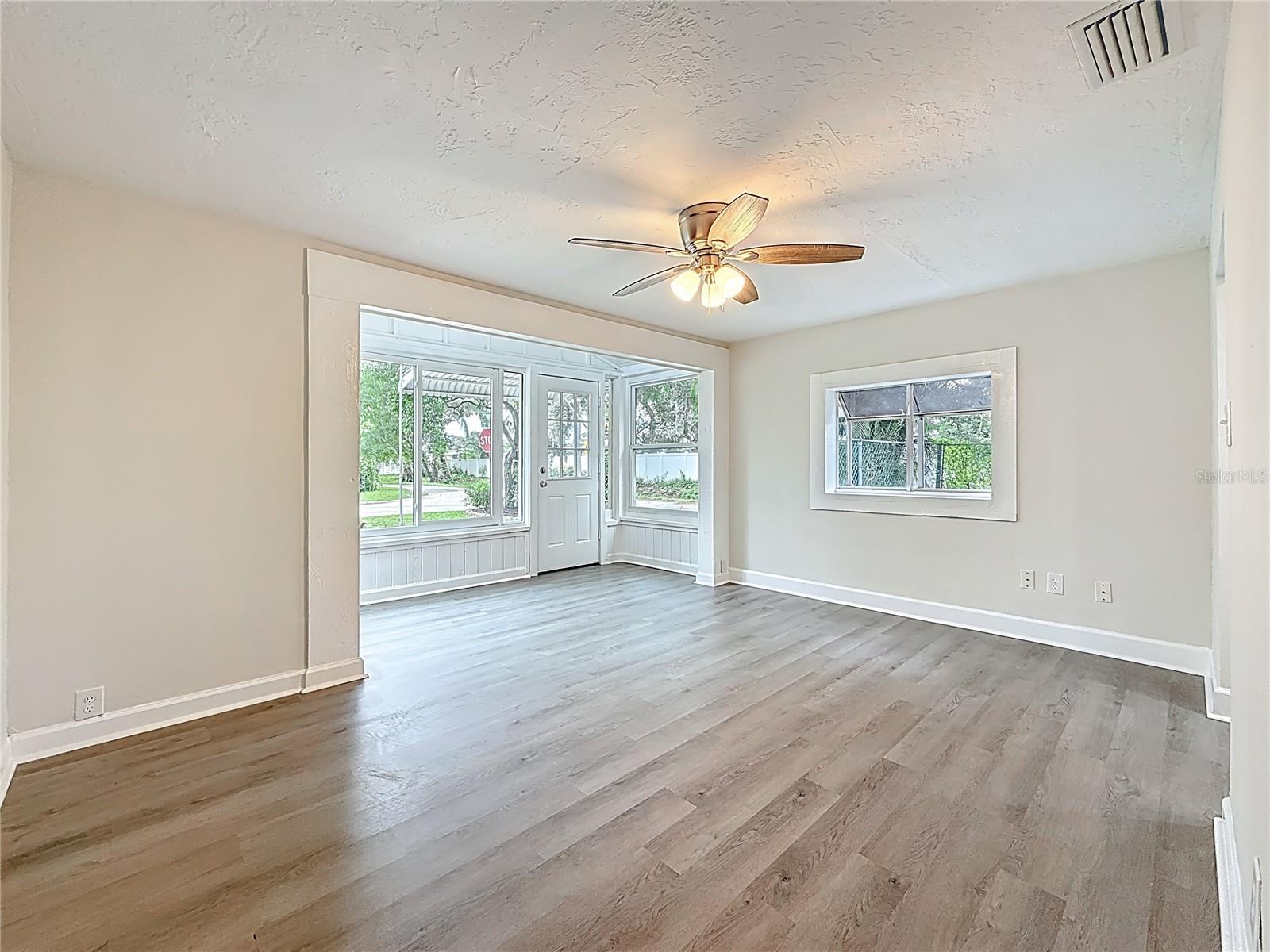 Image 17 of 63 For 7902 49th Avenue N