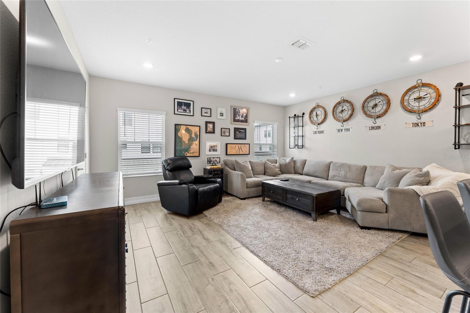 Image 10 of 54 For 5351 Bridge St  81