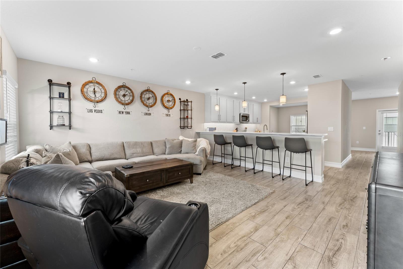 Image 11 of 54 For 5351 Bridge St  81