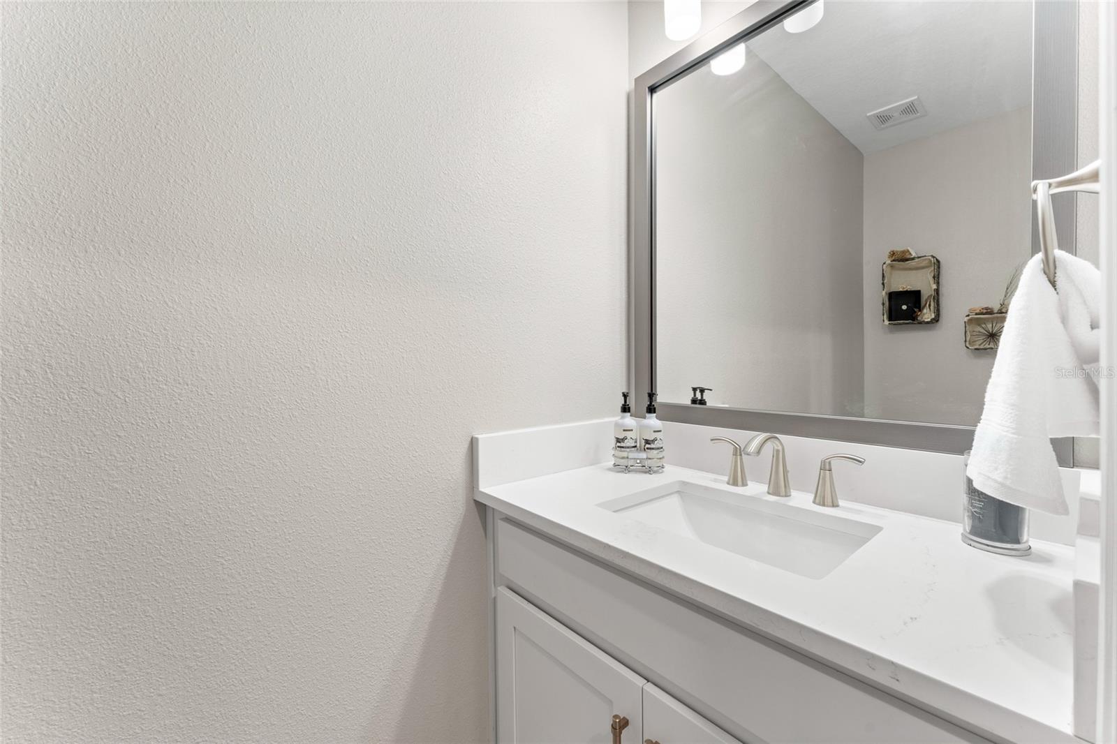 Image 14 of 54 For 5351 Bridge St  81