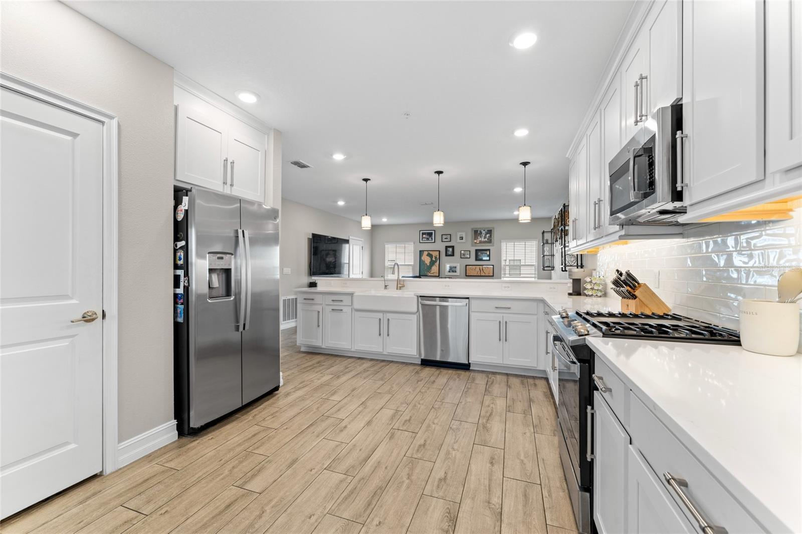 Image 21 of 54 For 5351 Bridge St  81