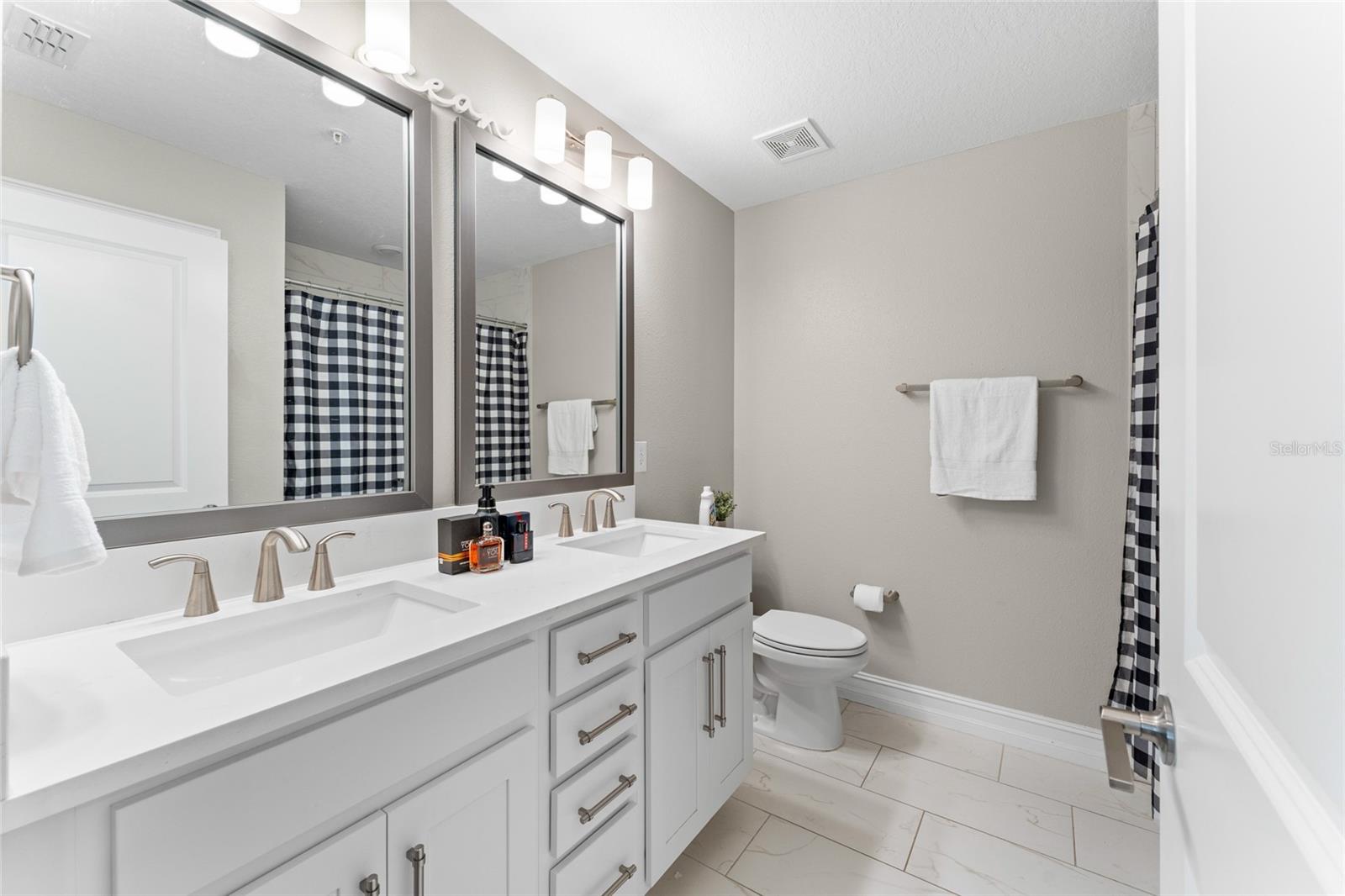 Image 33 of 54 For 5351 Bridge St  81