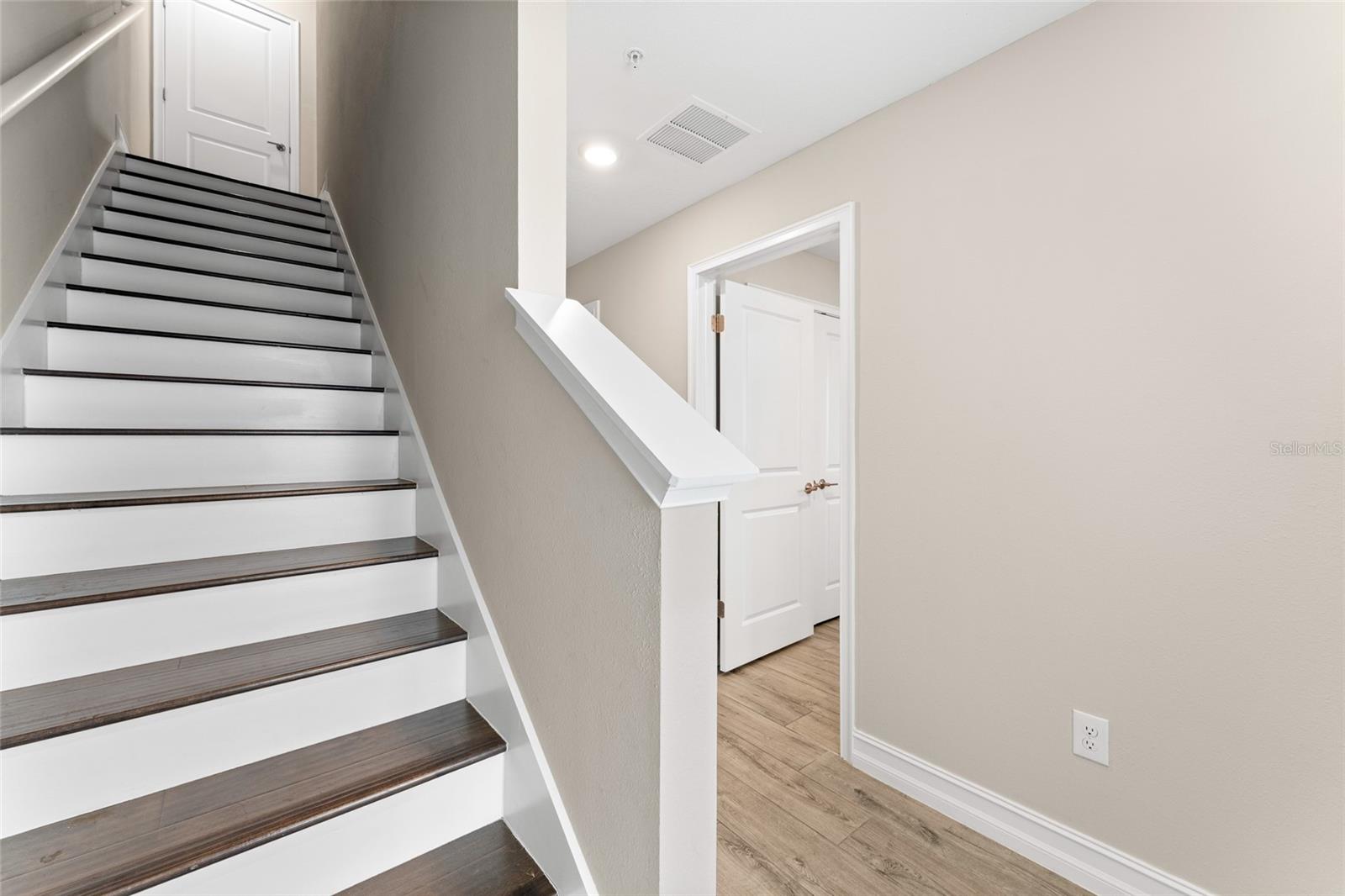 Image 5 of 54 For 5351 Bridge St  81