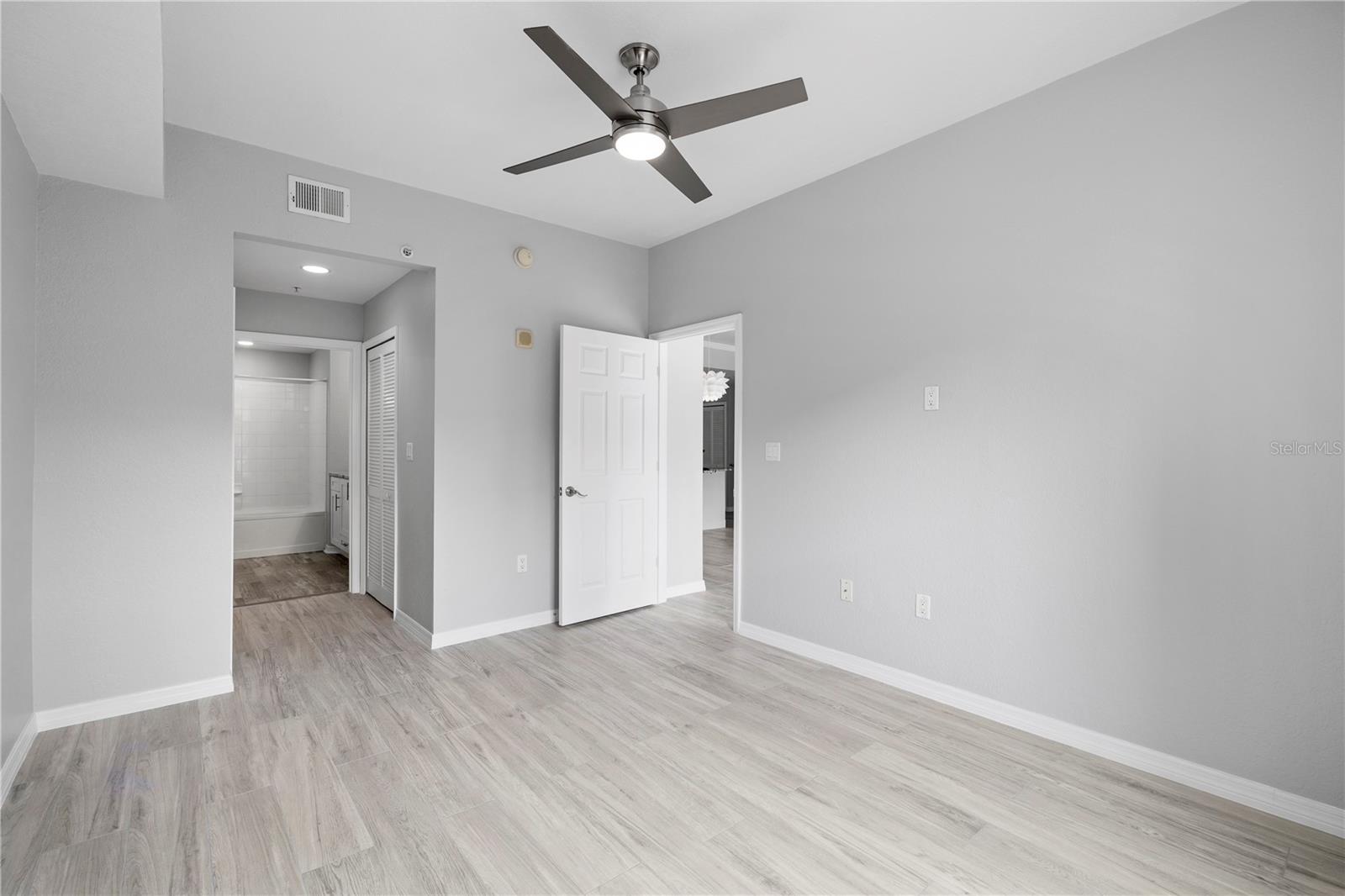 Image 11 of 37 For 700 Harbour Island Boulevard 238