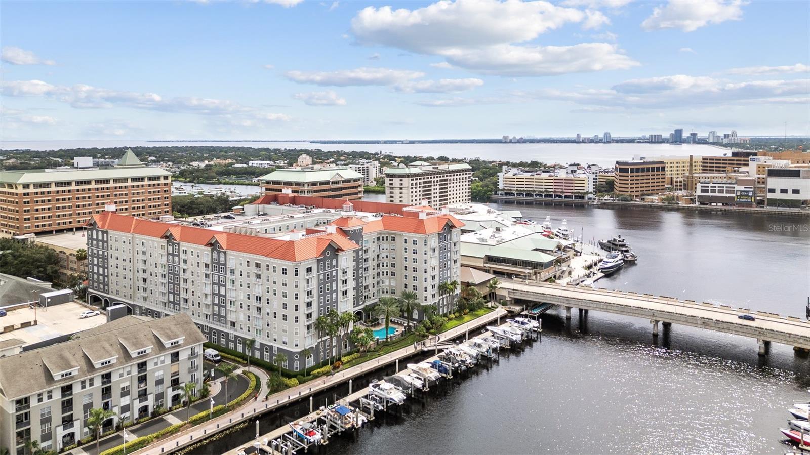 Image 25 of 37 For 700 Harbour Island Boulevard 238