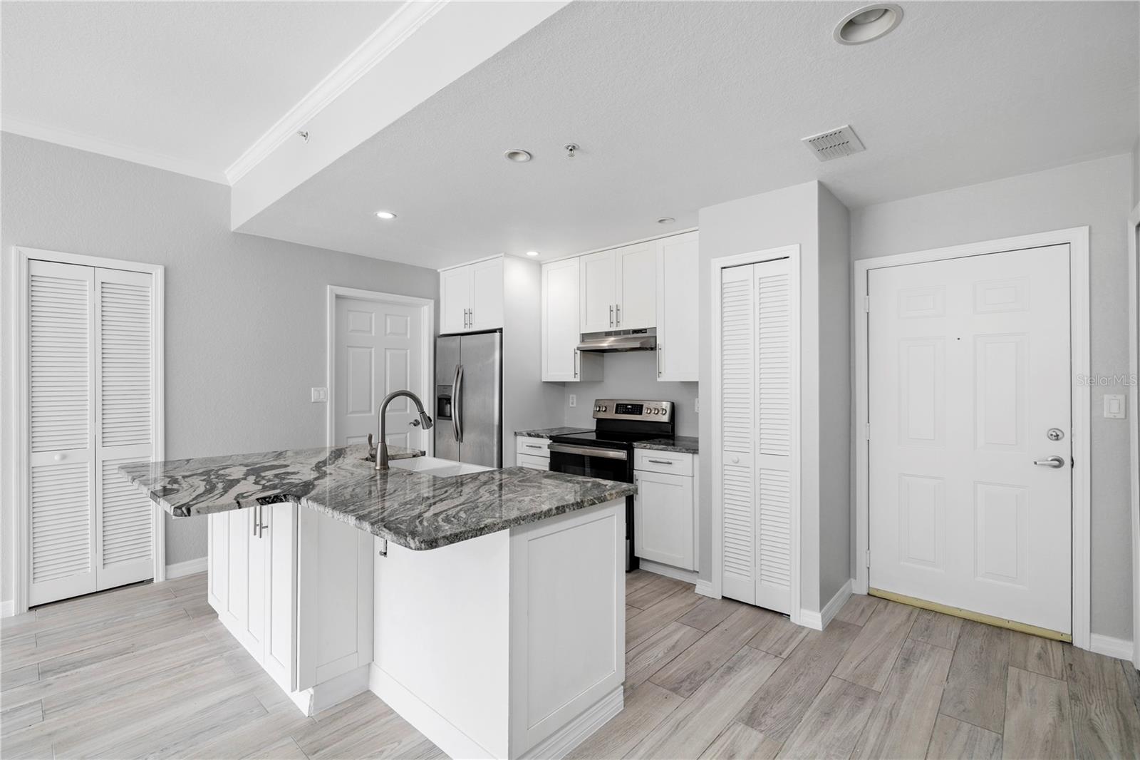 Image 5 of 37 For 700 Harbour Island Boulevard 238