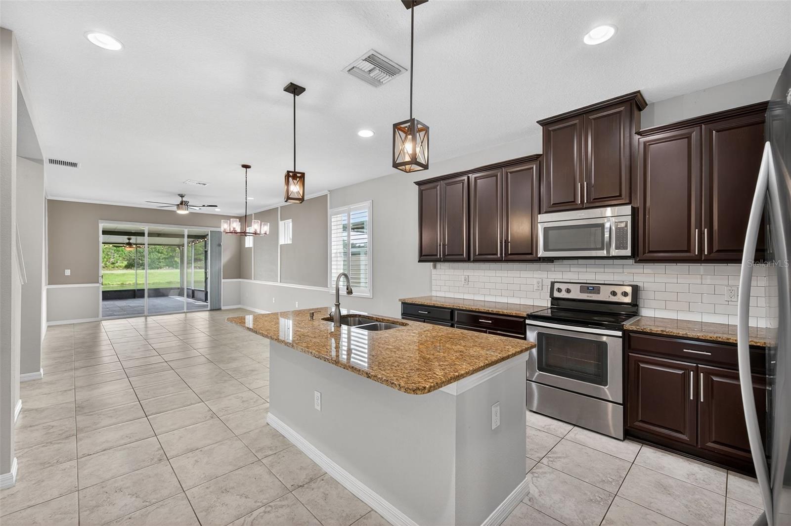 Image 17 of 56 For 13334 Palmera Vista Drive