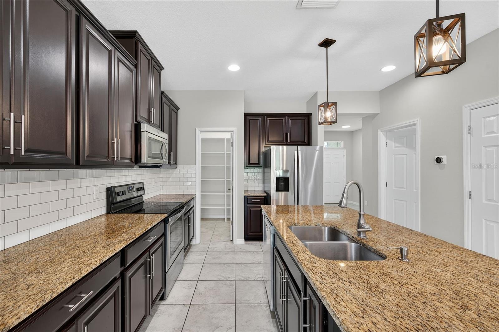 Image 20 of 56 For 13334 Palmera Vista Drive