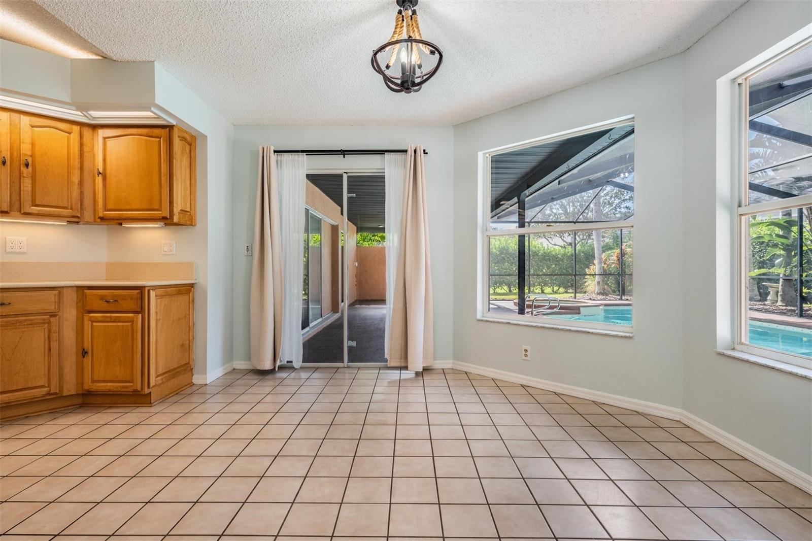 Image 14 of 65 For 8708 Ballantrae Way