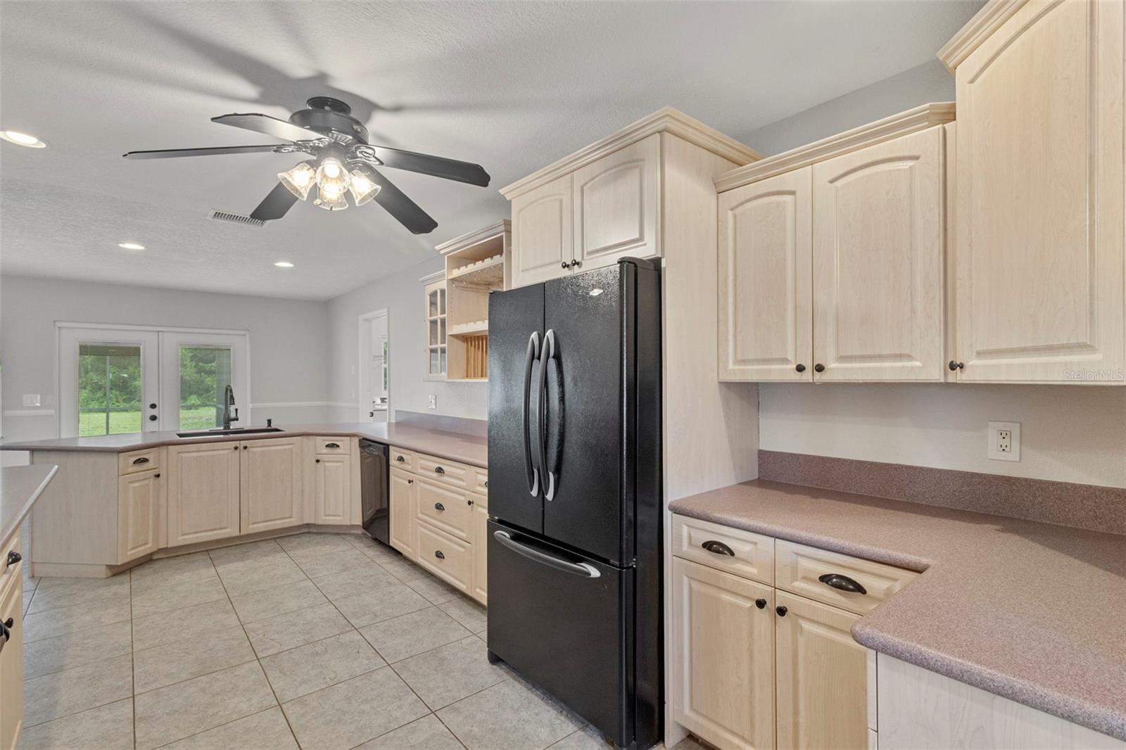 Image 13 of 39 For 2434 Lake View Boulevard