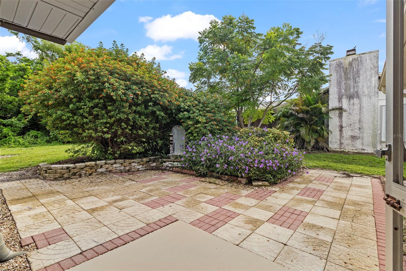 Image 32 of 39 For 2434 Lake View Boulevard