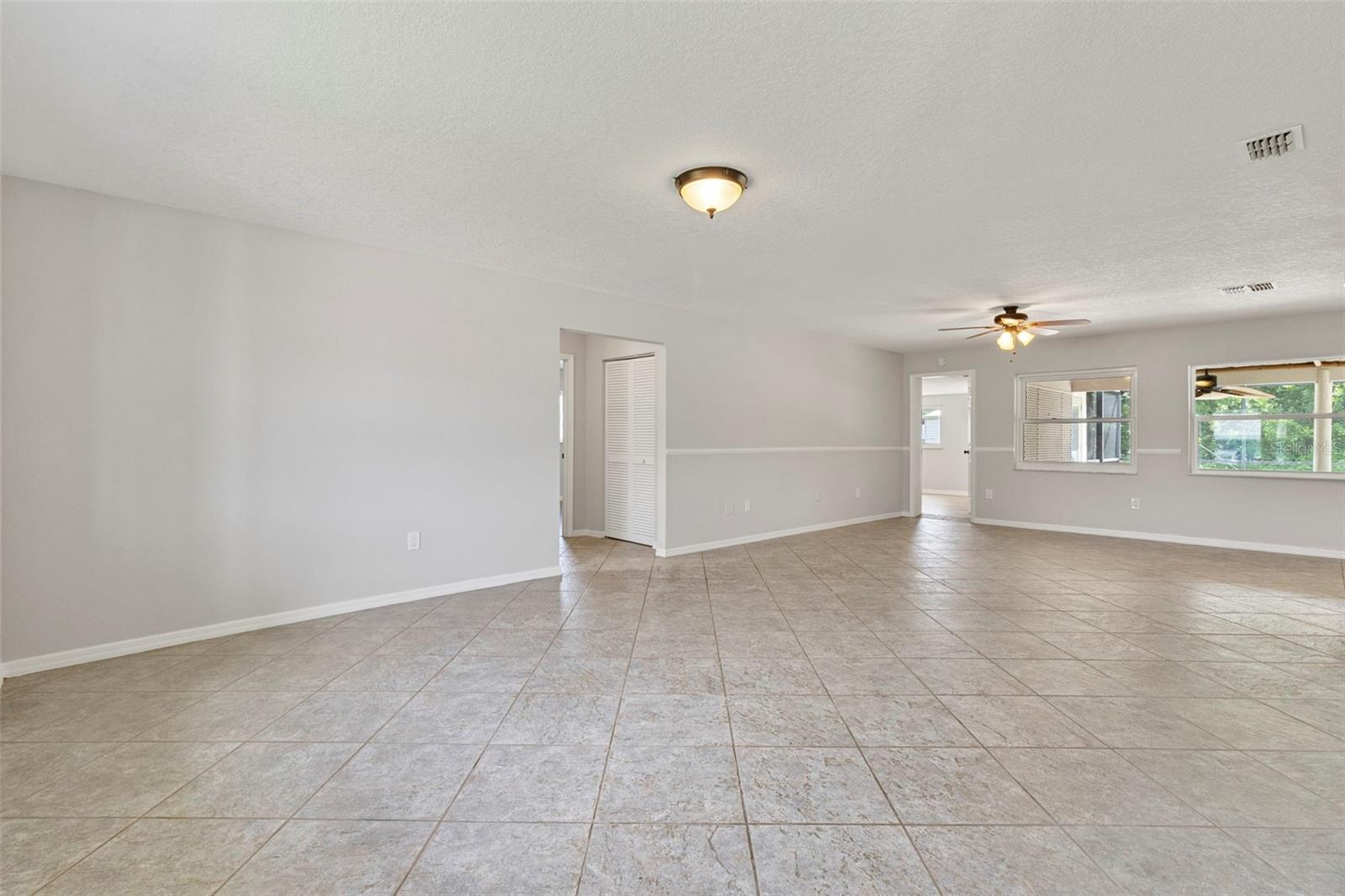 Image 6 of 39 For 2434 Lake View Boulevard