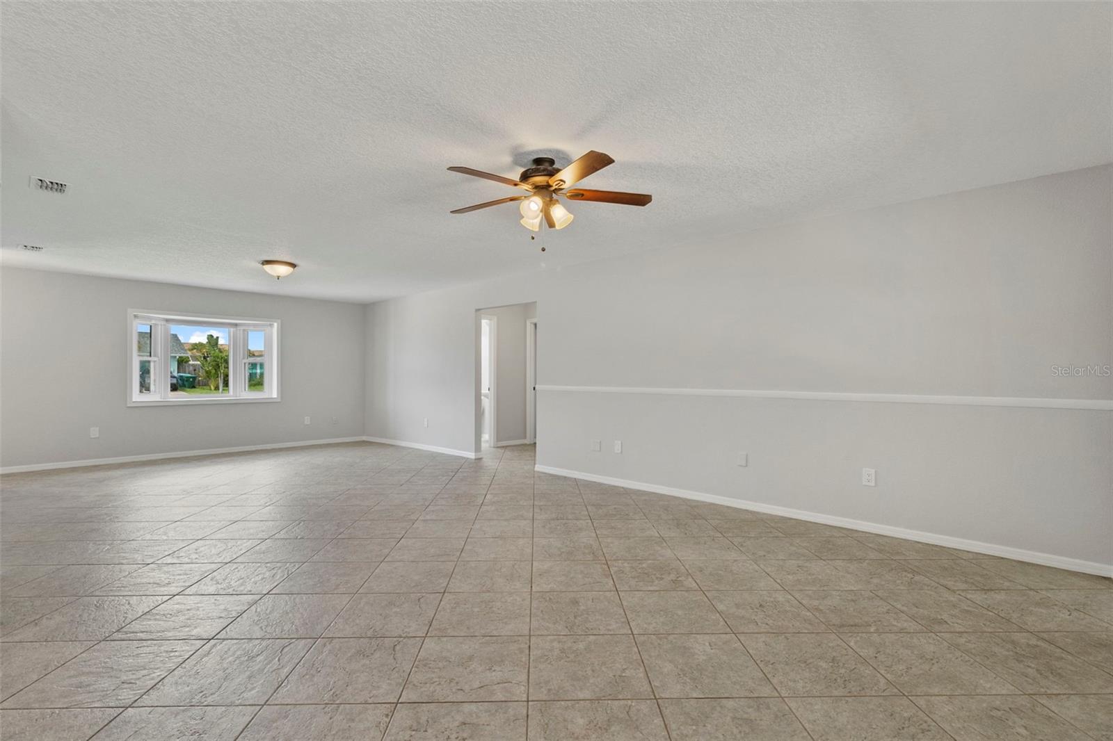 Image 9 of 39 For 2434 Lake View Boulevard