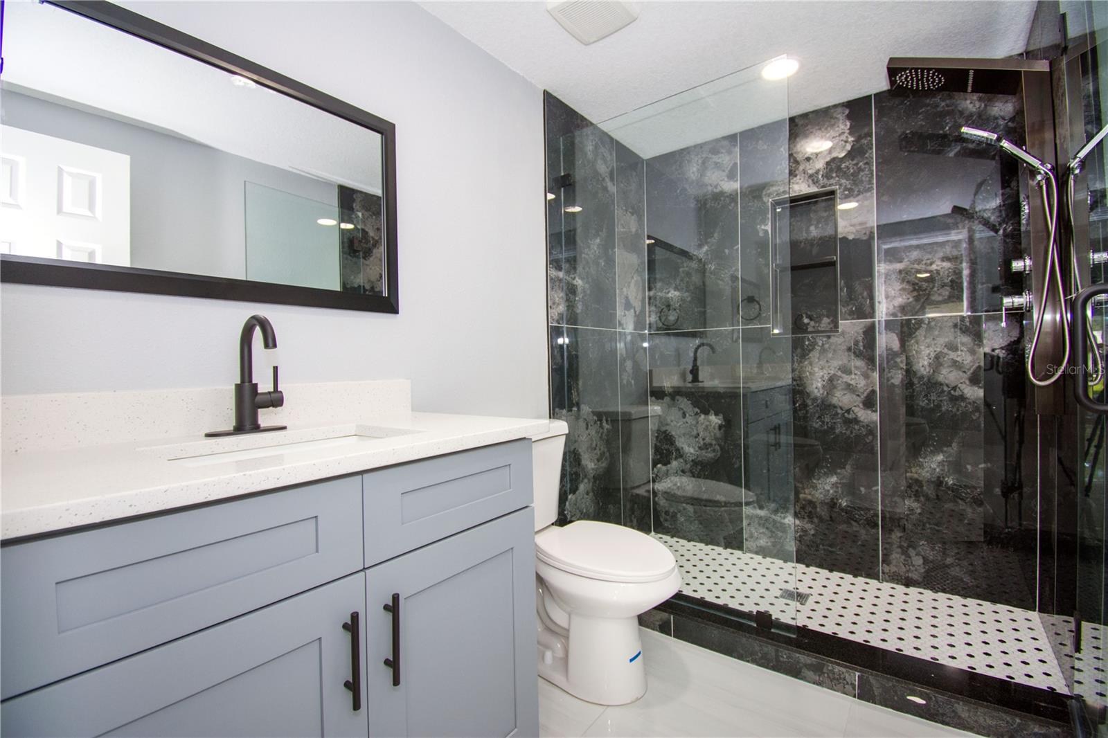 Image 13 of 37 For 6708 Gateway Drive