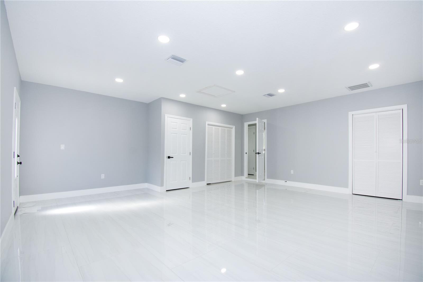 Image 17 of 37 For 6708 Gateway Drive