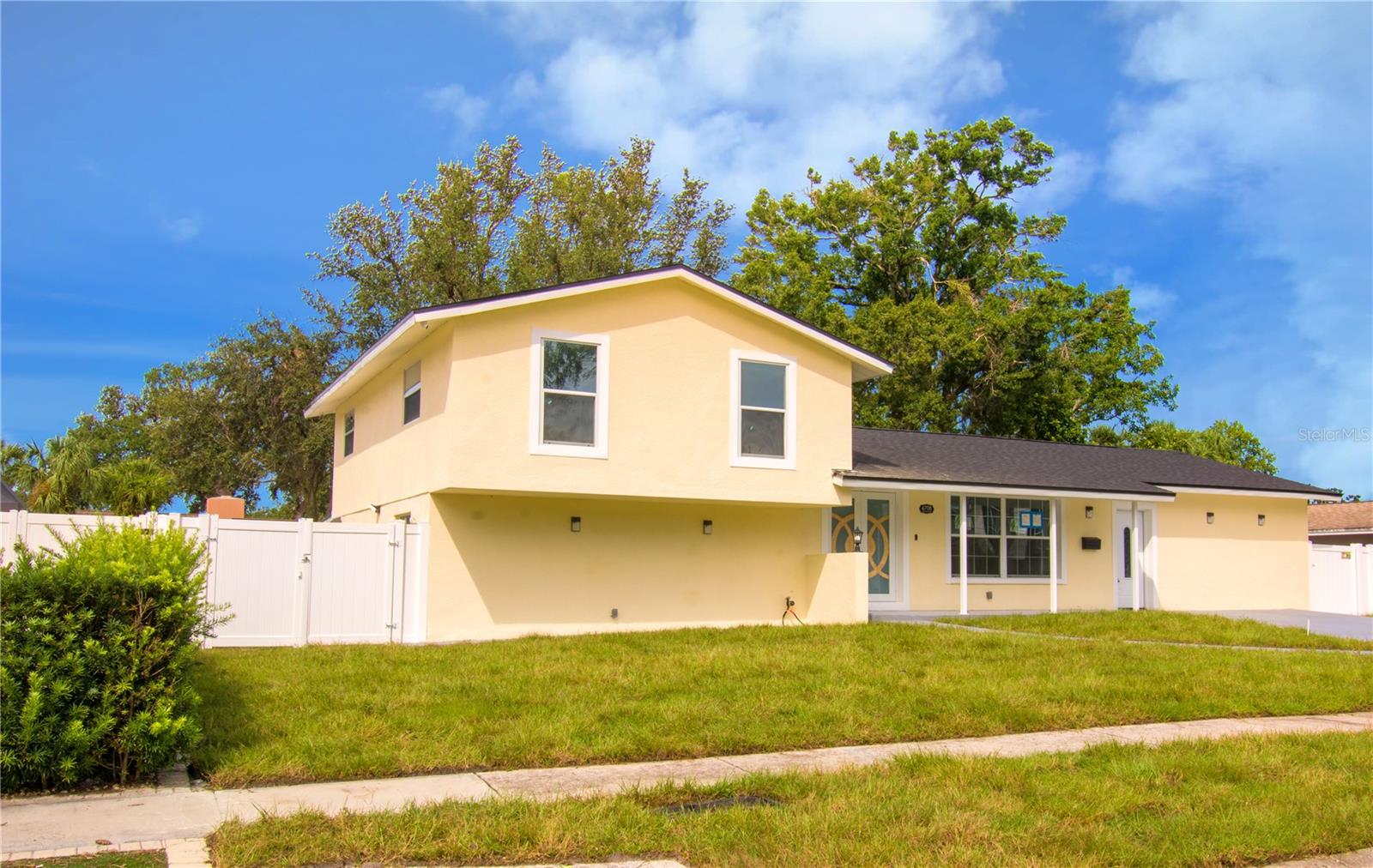 Image 2 of 37 For 6708 Gateway Drive