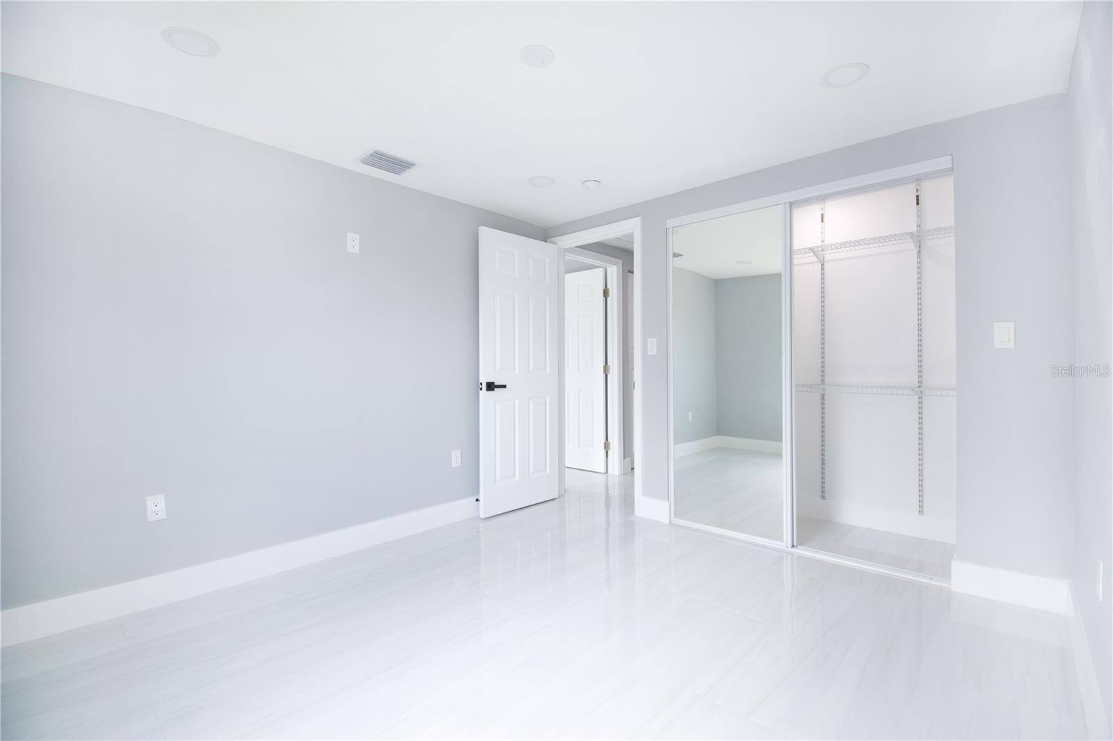 Image 22 of 37 For 6708 Gateway Drive
