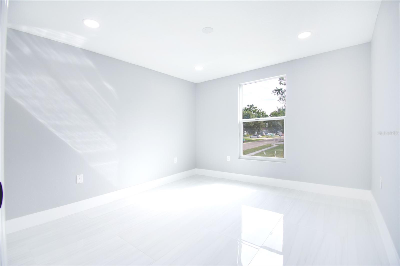 Image 23 of 37 For 6708 Gateway Drive