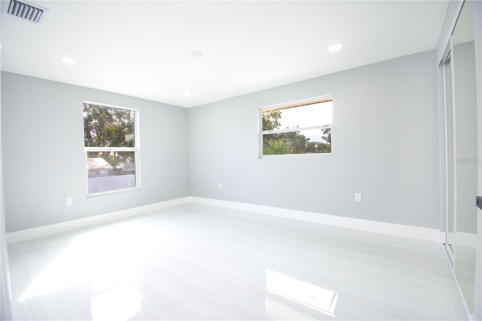Image 24 of 37 For 6708 Gateway Drive