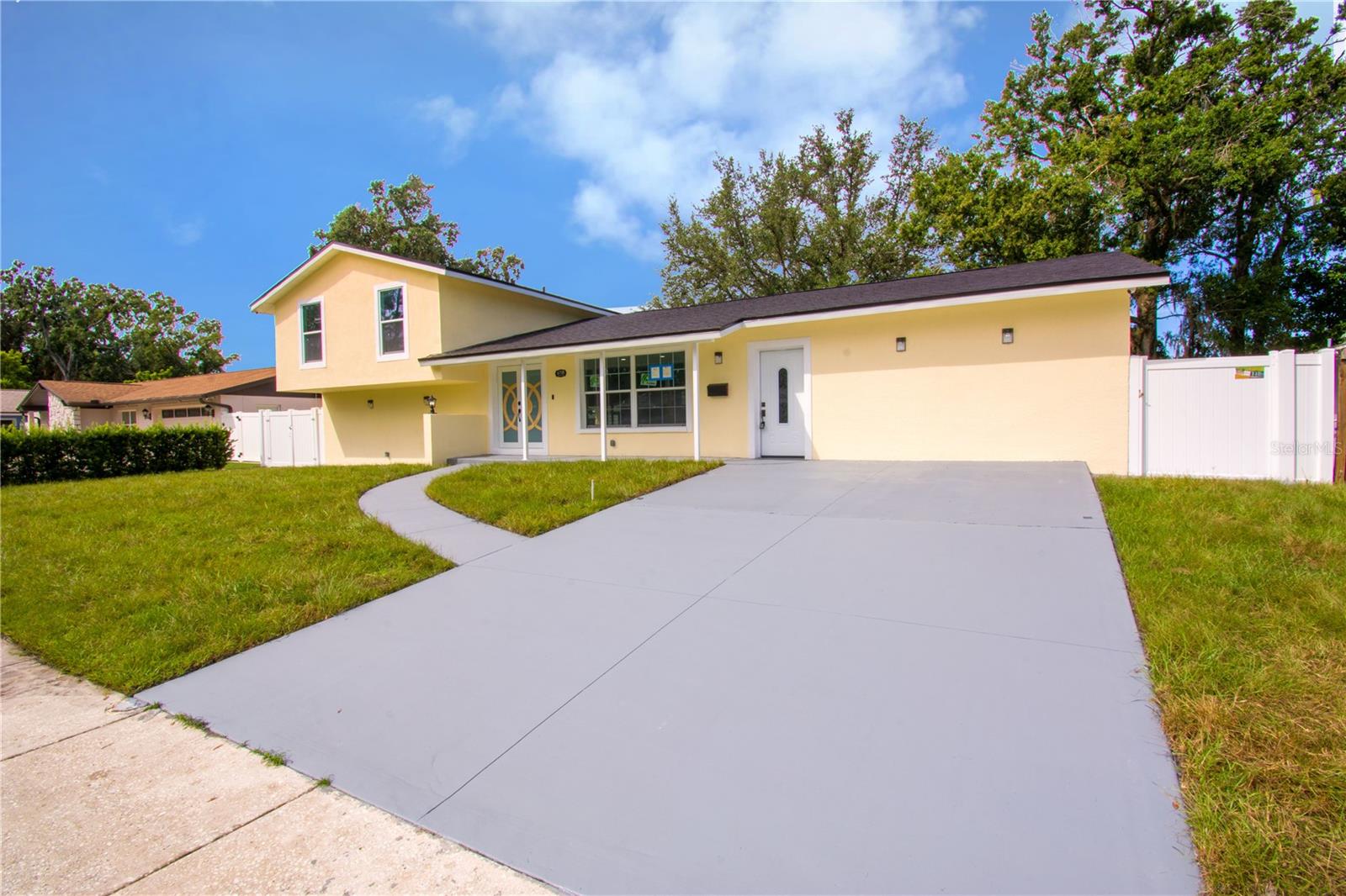 Image 3 of 37 For 6708 Gateway Drive