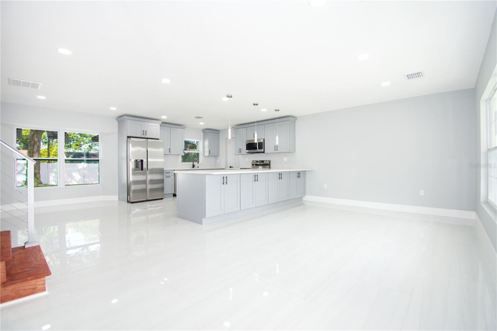 Image 5 of 37 For 6708 Gateway Drive