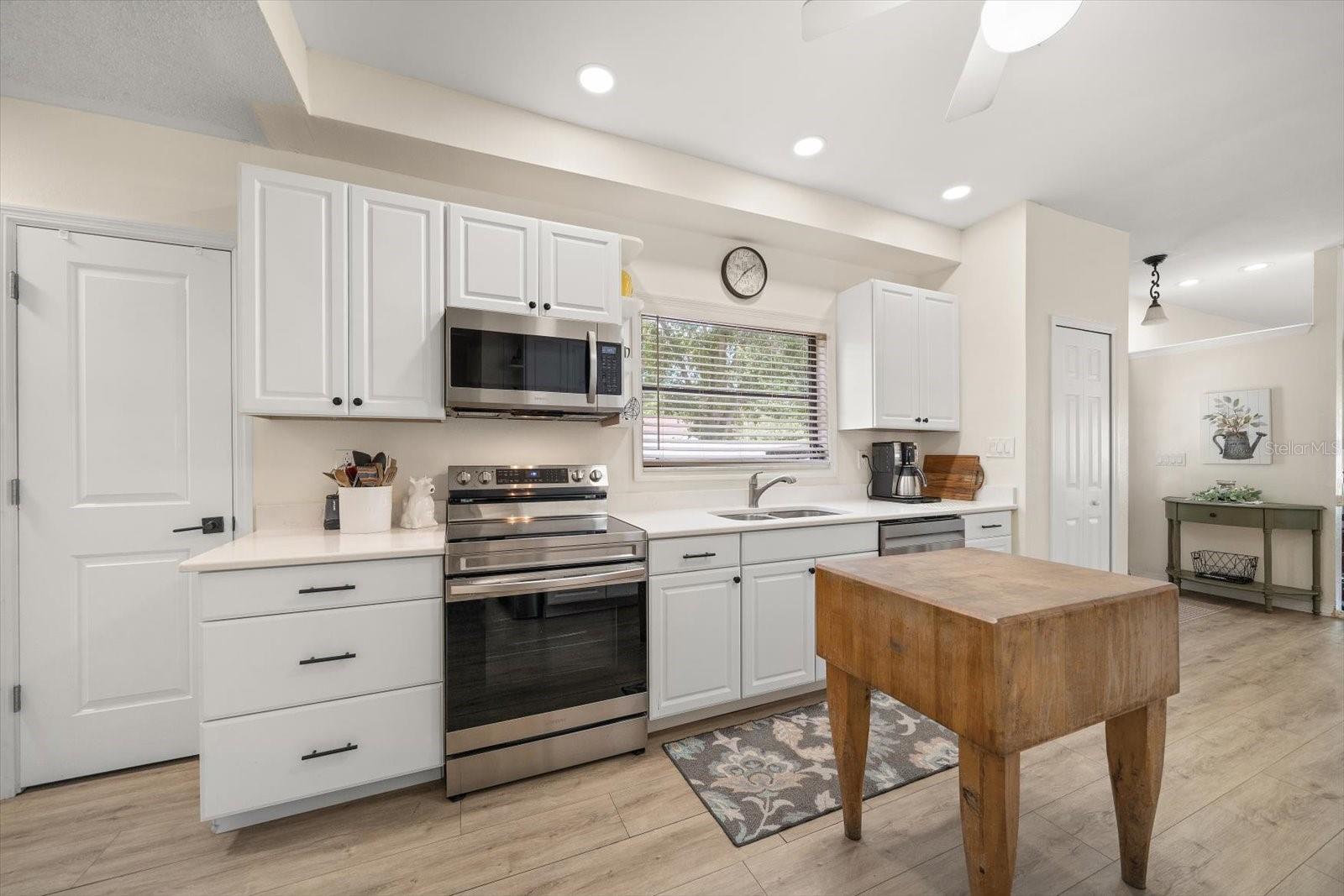 Image 11 of 39 For 3290 70th Avenue N