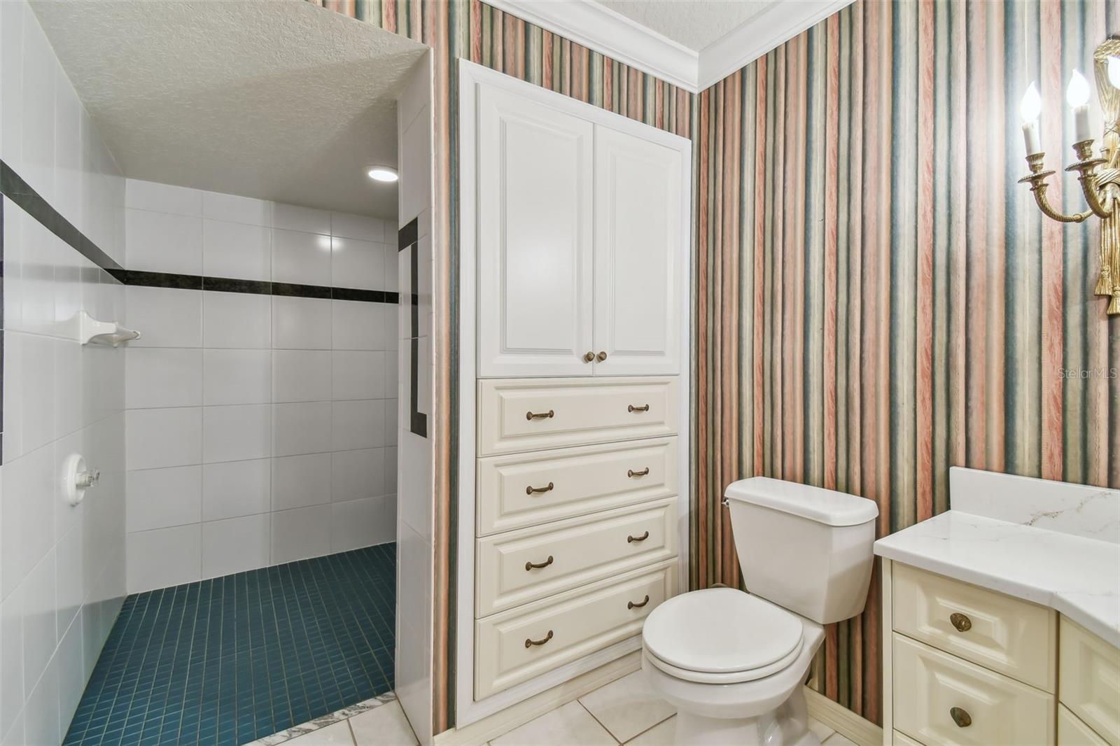 Image 13 of 67 For 13636 Lake Point Drive S