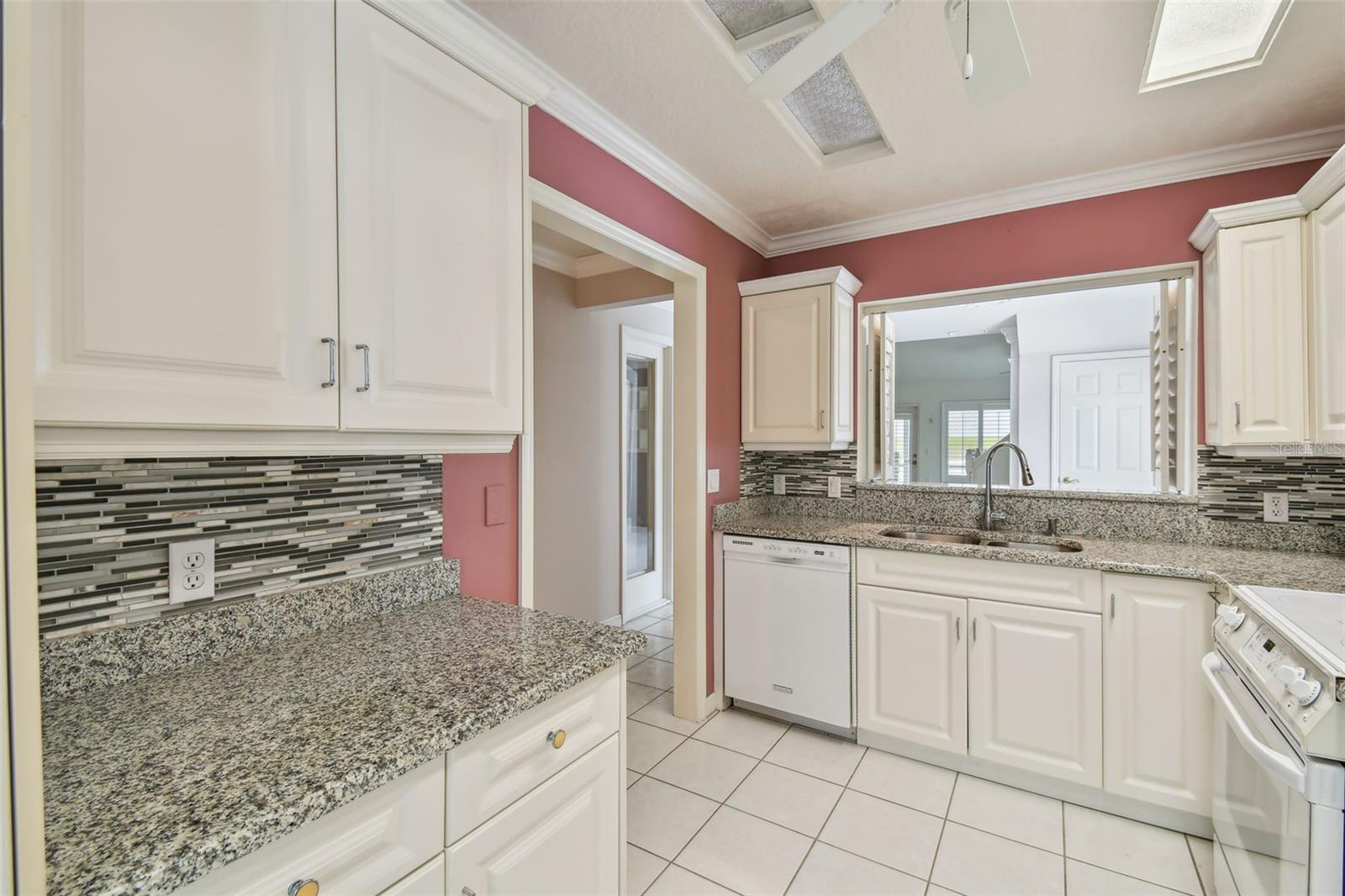 Image 32 of 67 For 13636 Lake Point Drive S
