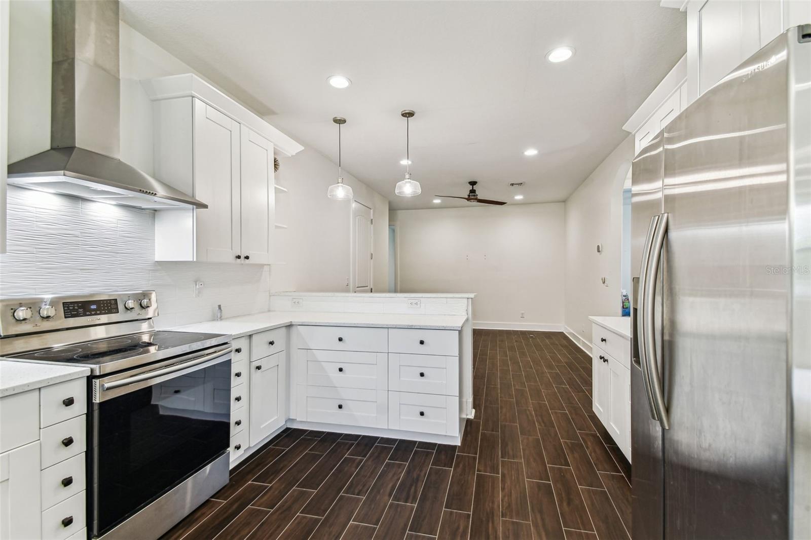Image 11 of 25 For 7113 Mascotte Street