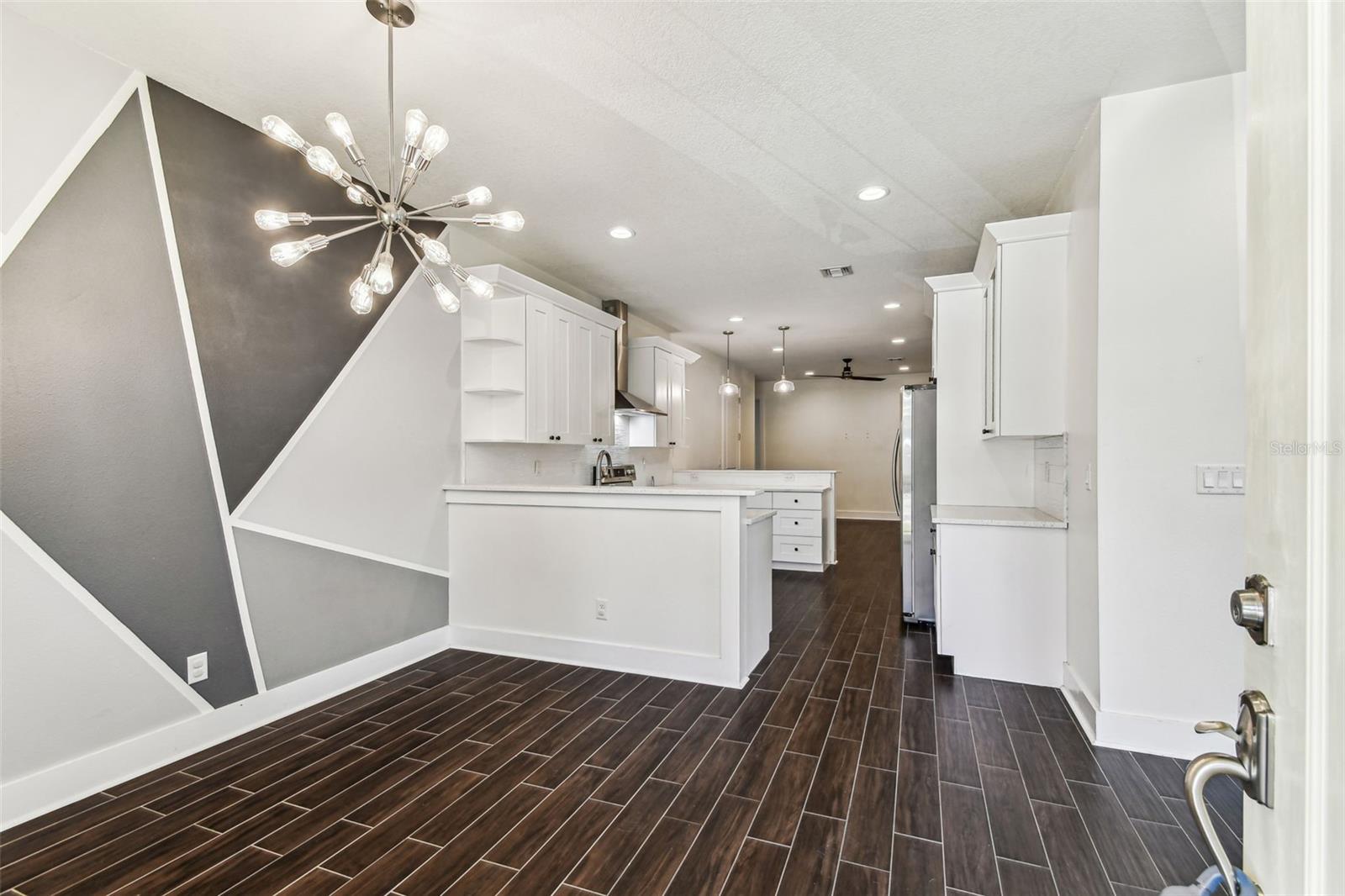 Image 9 of 25 For 7113 Mascotte Street